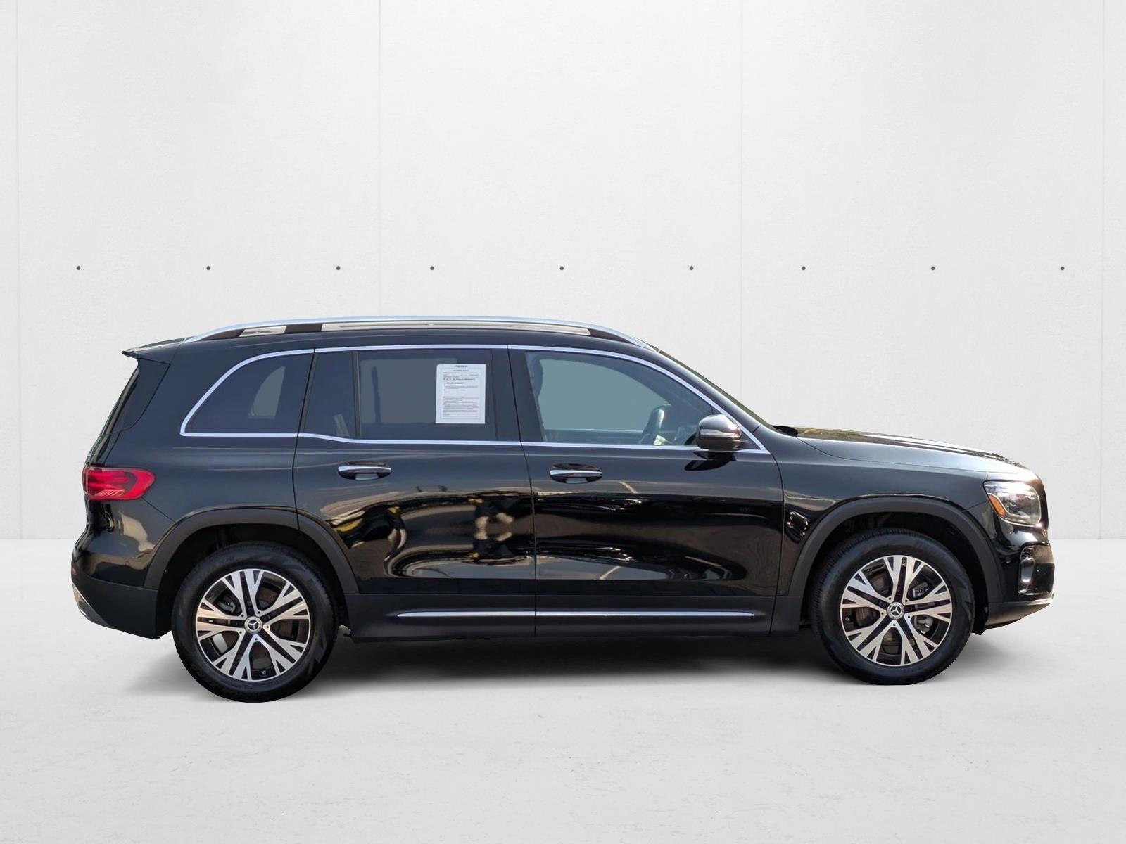 2025 Mercedes Benz GLB 250 4MATIC photo 4