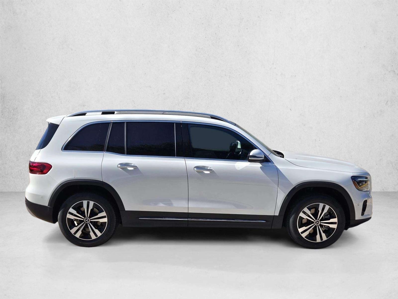 2025 Mercedes Benz GLB 250 photo 2