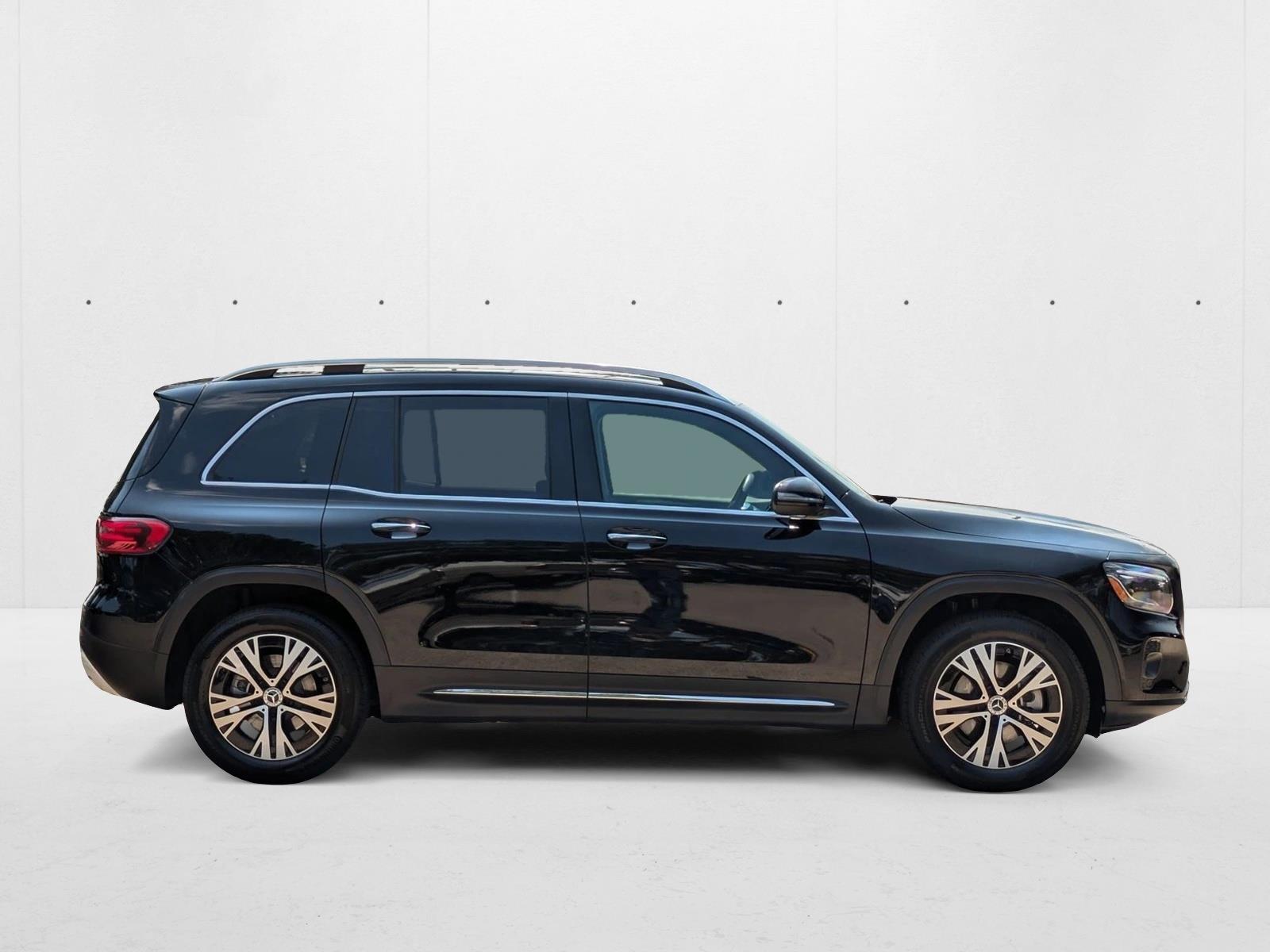 2024 Mercedes Benz GLB 250 photo 4