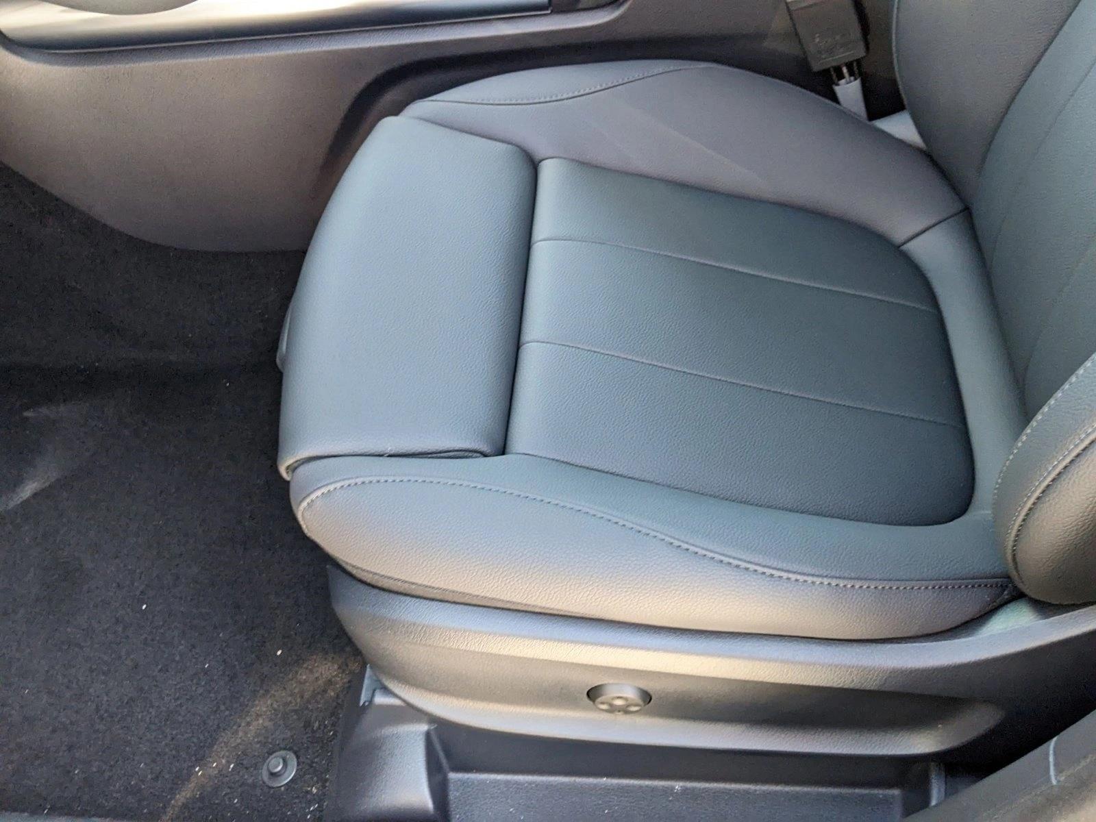 2025 Mercedes Benz GLA 250 4MATIC photo 3