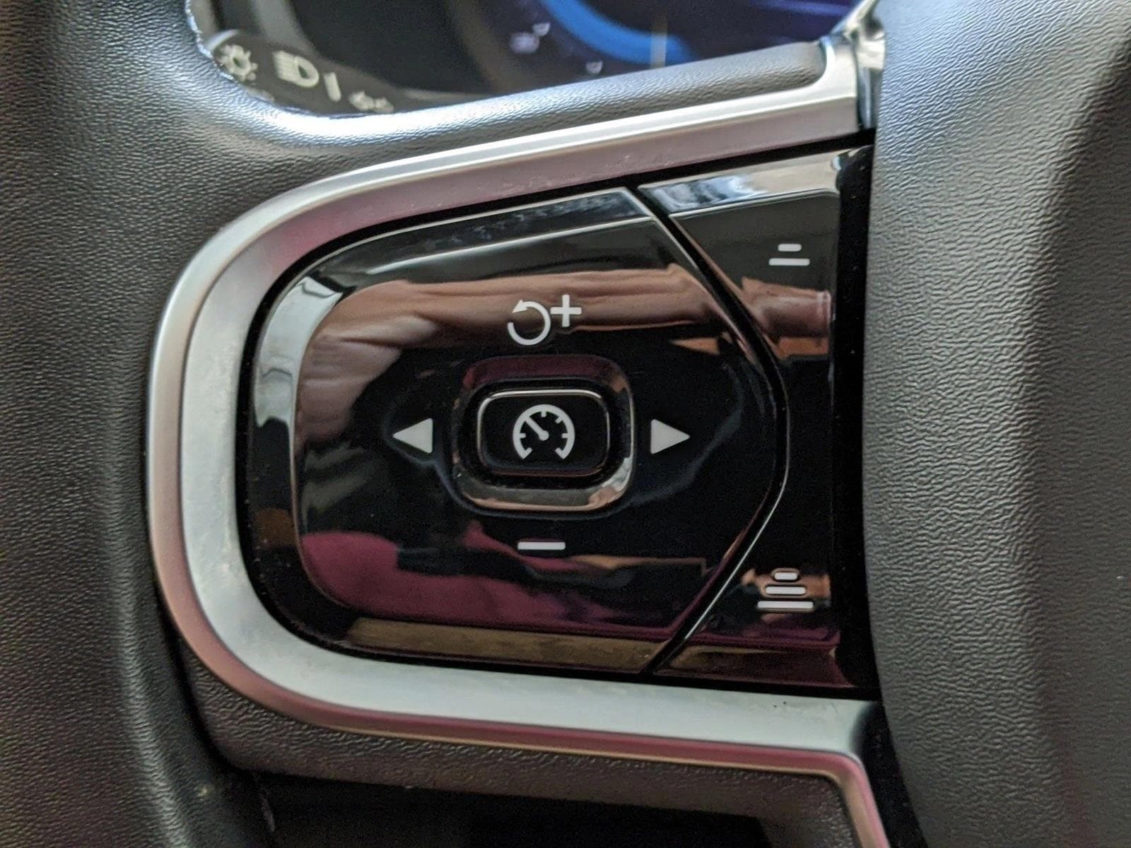 2023 Volvo XC90 Plus - Photo 17