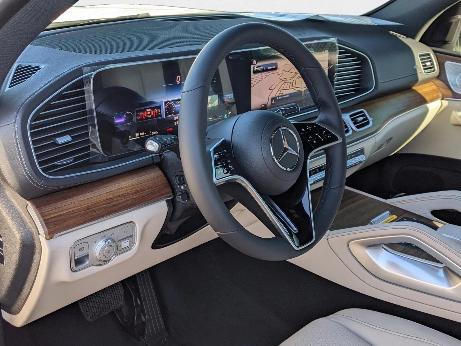 2024 Mercedes Benz GLS 450 4MATIC photo 2