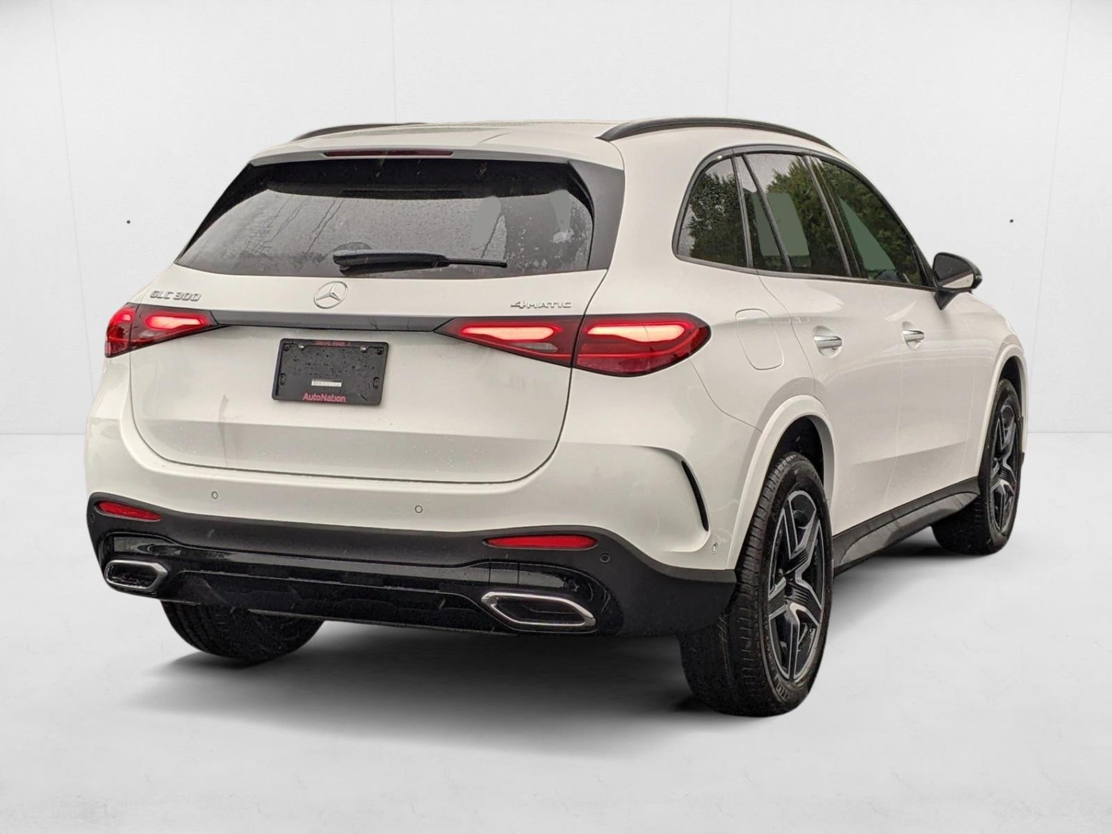 2025 Mercedes Benz GLC 300 4MATIC photo 2