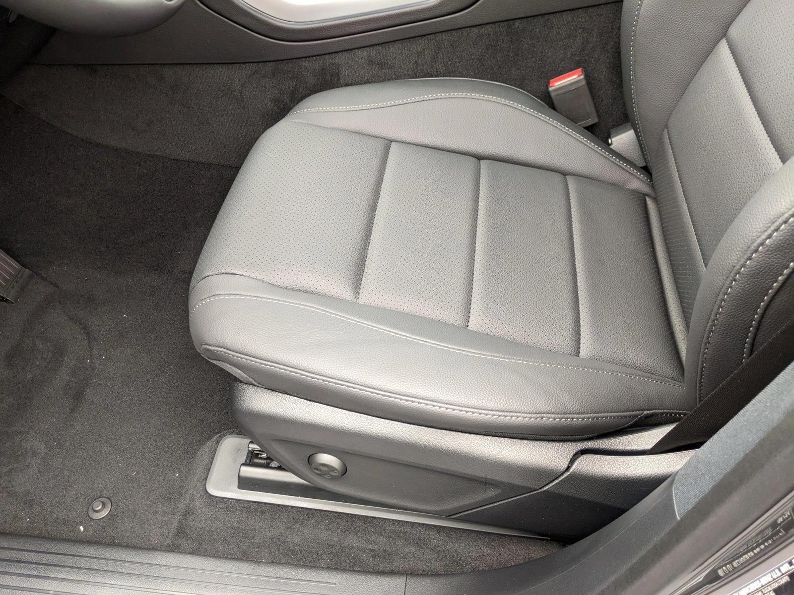 2025 Mercedes Benz GLE 450e 4MATIC photo 4