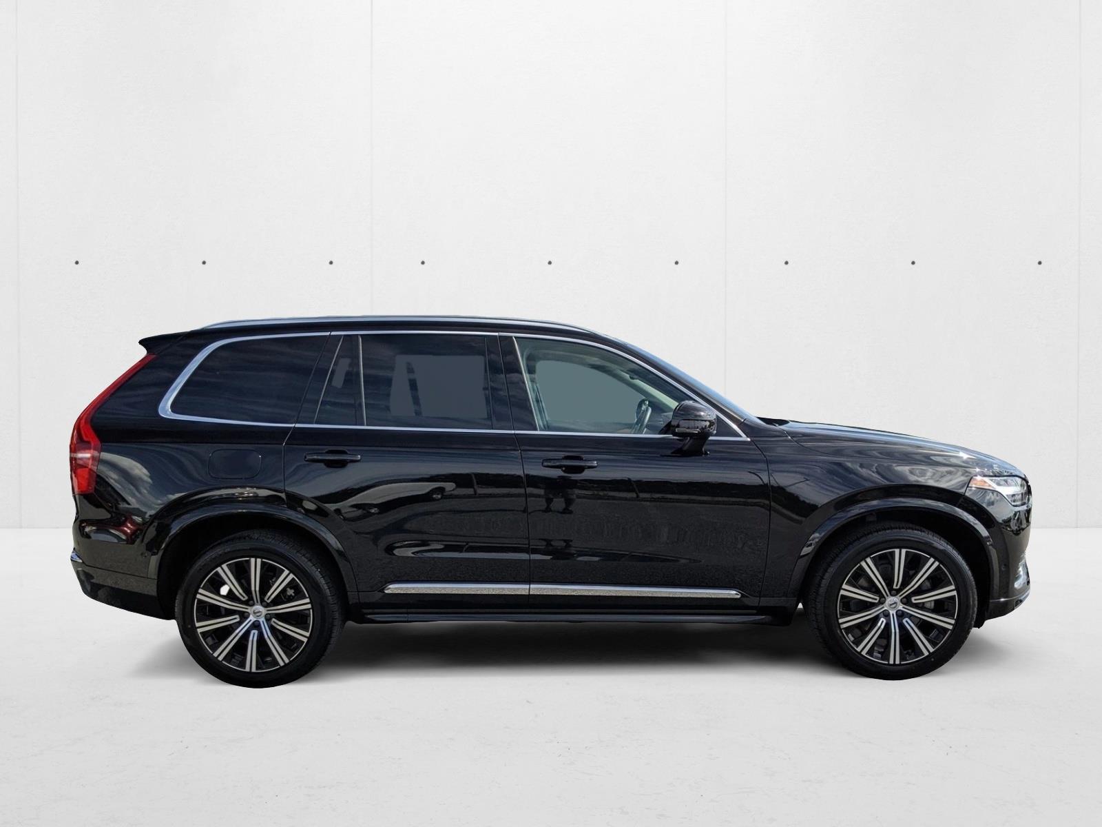 2023 Volvo XC90 AWD Plus photo 2