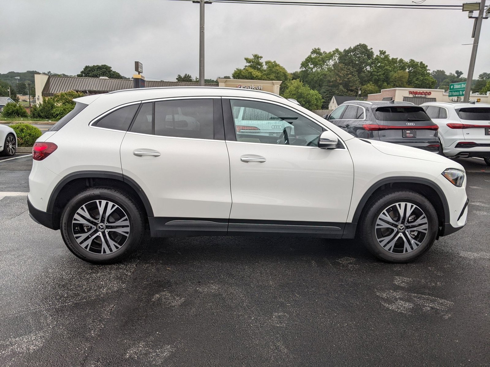 2025 Mercedes Benz GLA 250 4MATIC photo 3