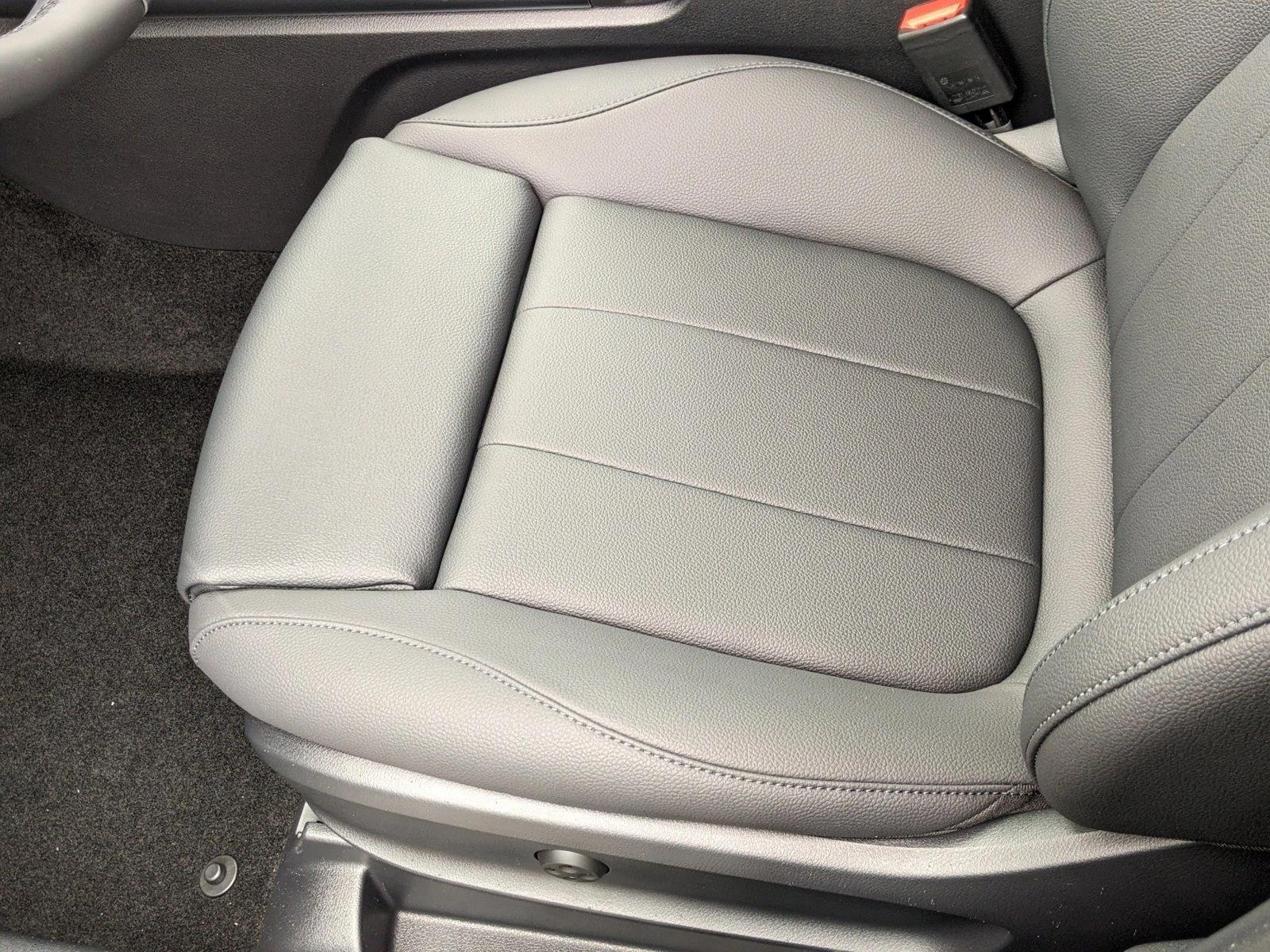2025 Mercedes Benz GLA 250 4MATIC photo 3