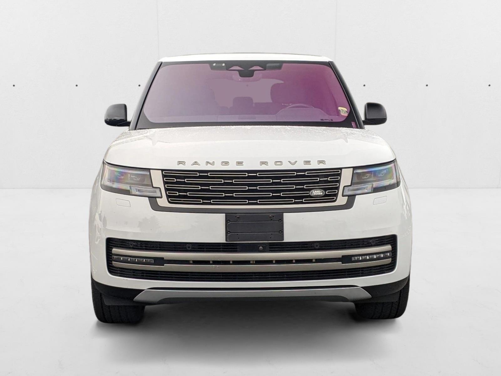 2023 Land Rover Range Rover SE photo 2