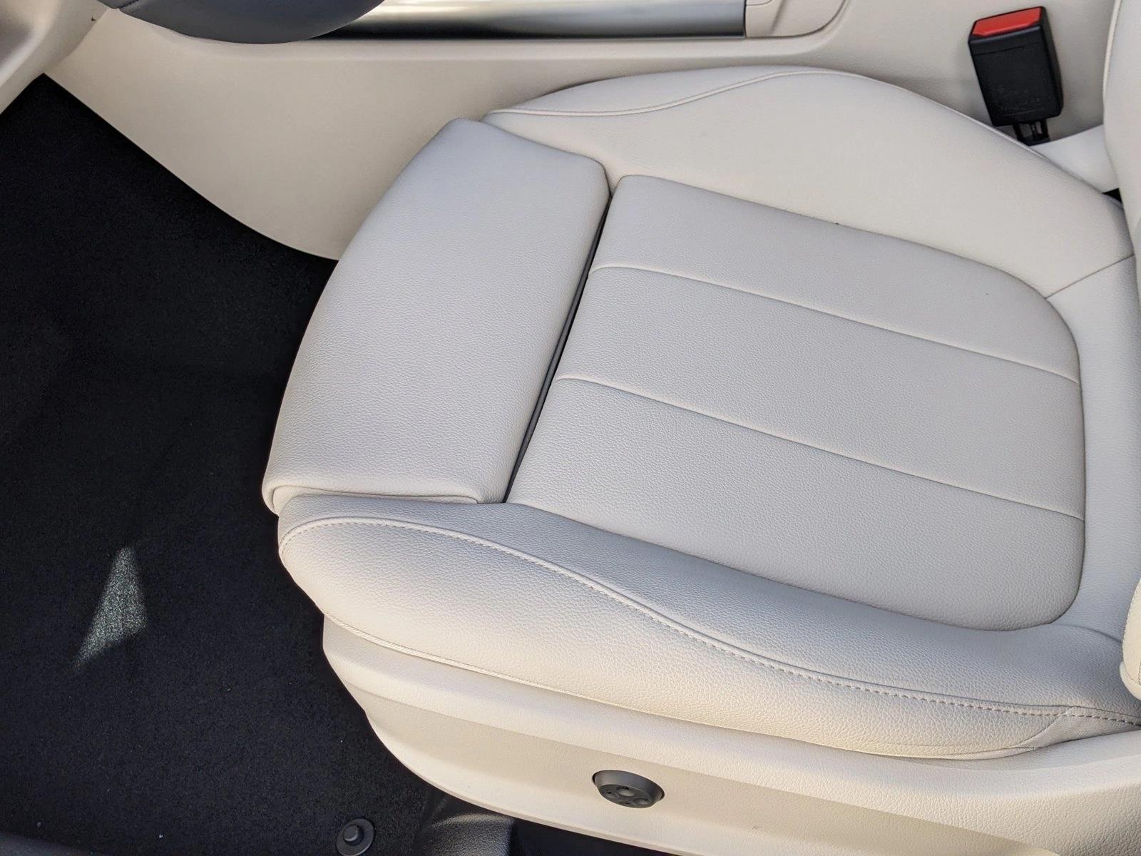 2025 Mercedes Benz GLA 250 4MATIC photo 2