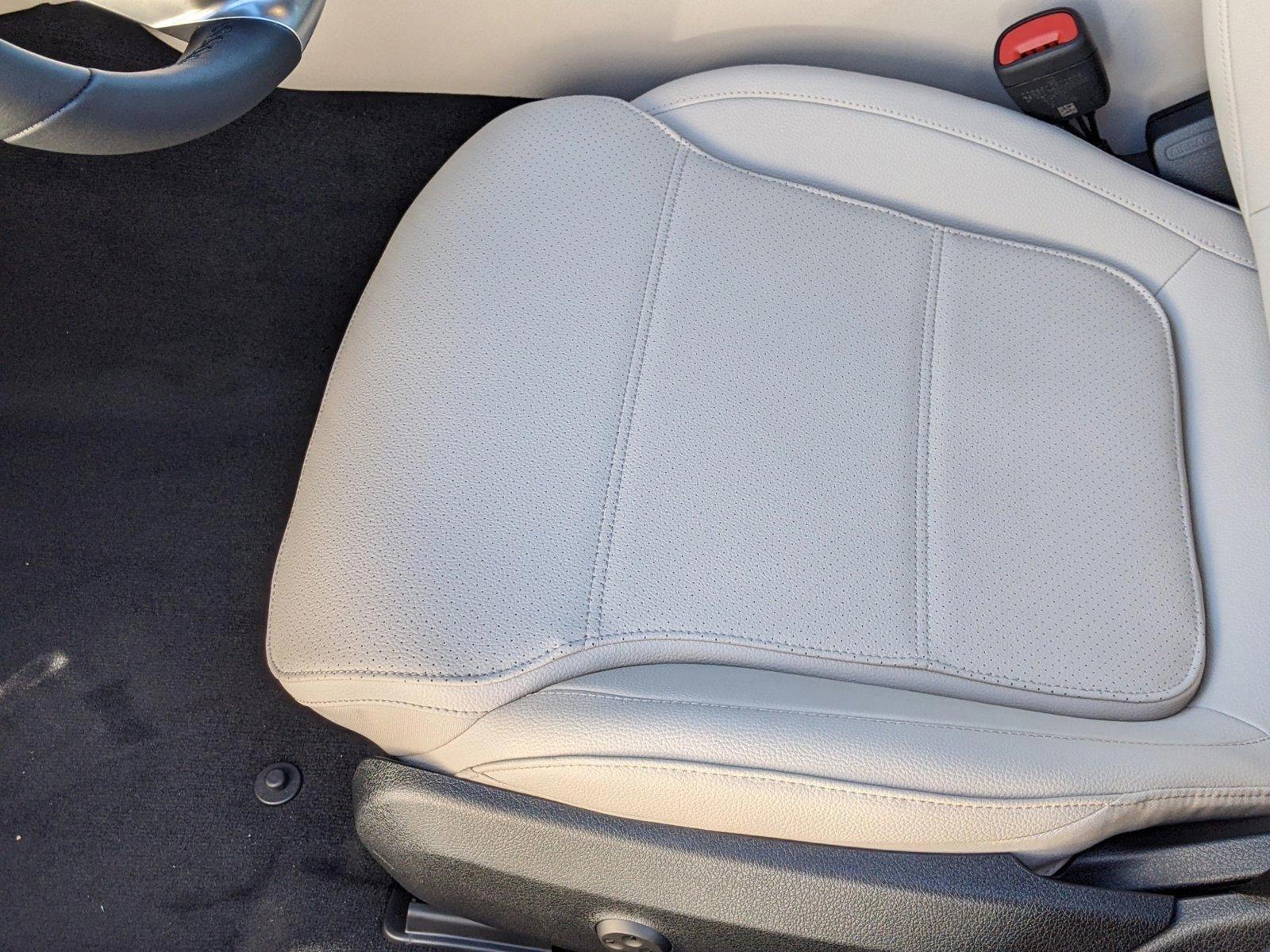 2025 Mercedes Benz C 300 4MATIC Sedan photo 4