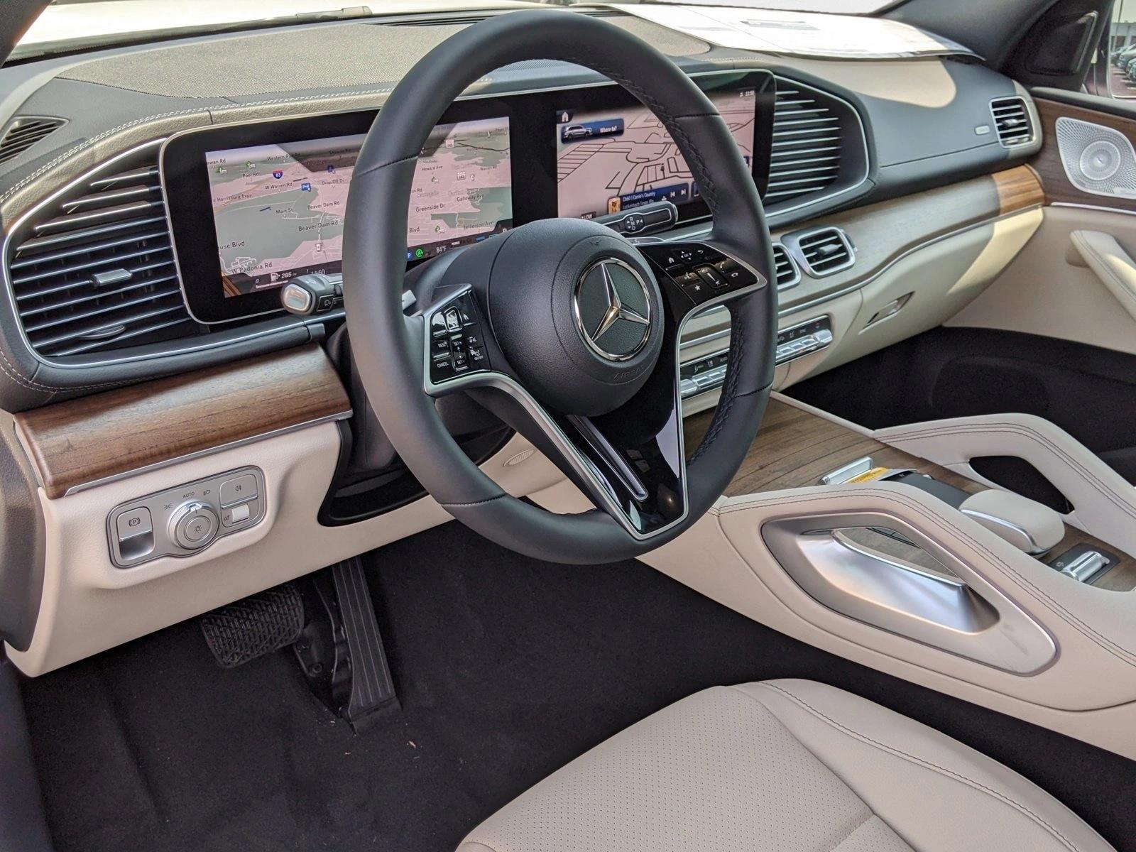 2024 Mercedes Benz GLS 450 4MATIC photo 2