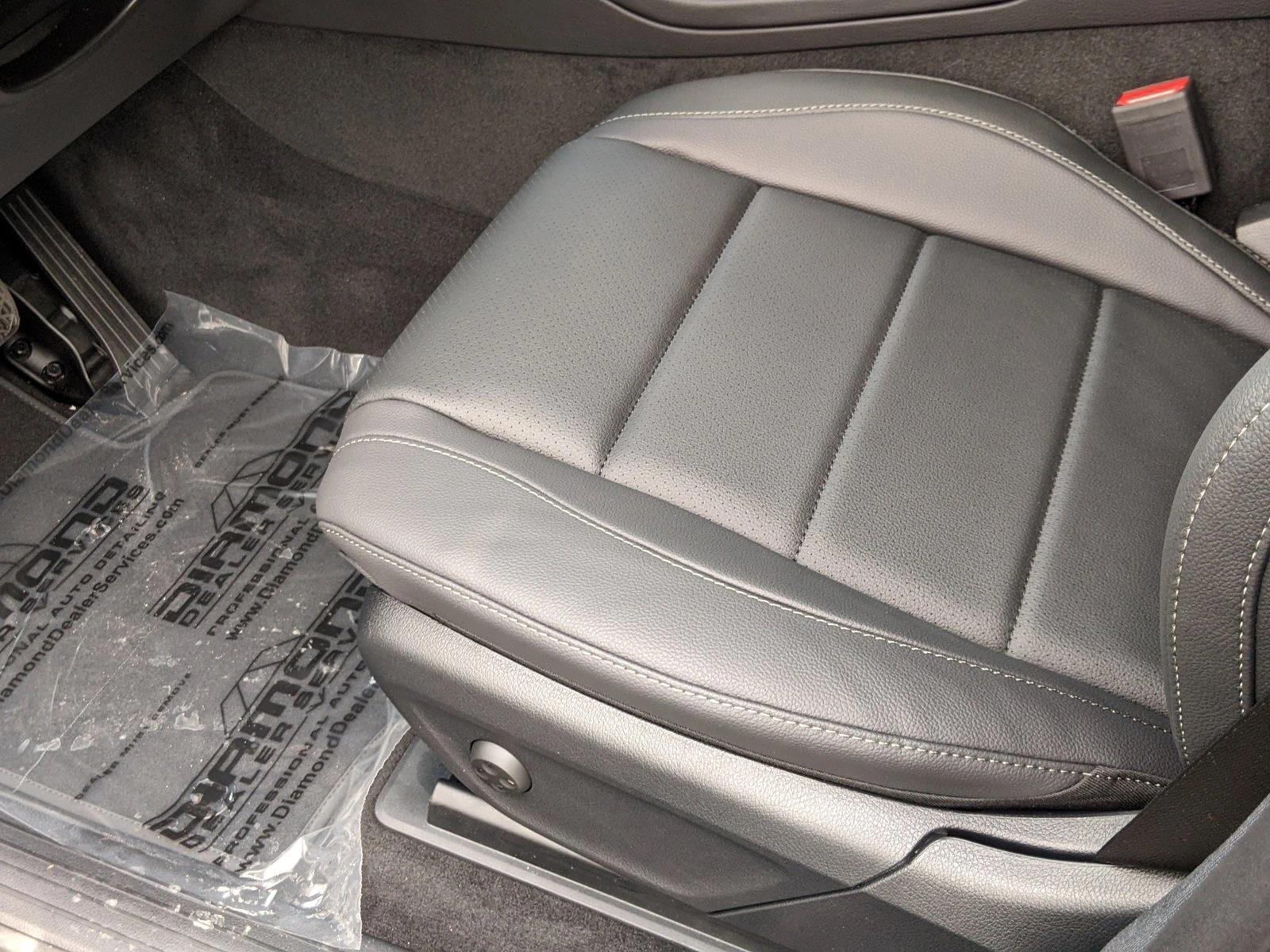 2025 Mercedes Benz GLE 450e 4MATIC photo 4