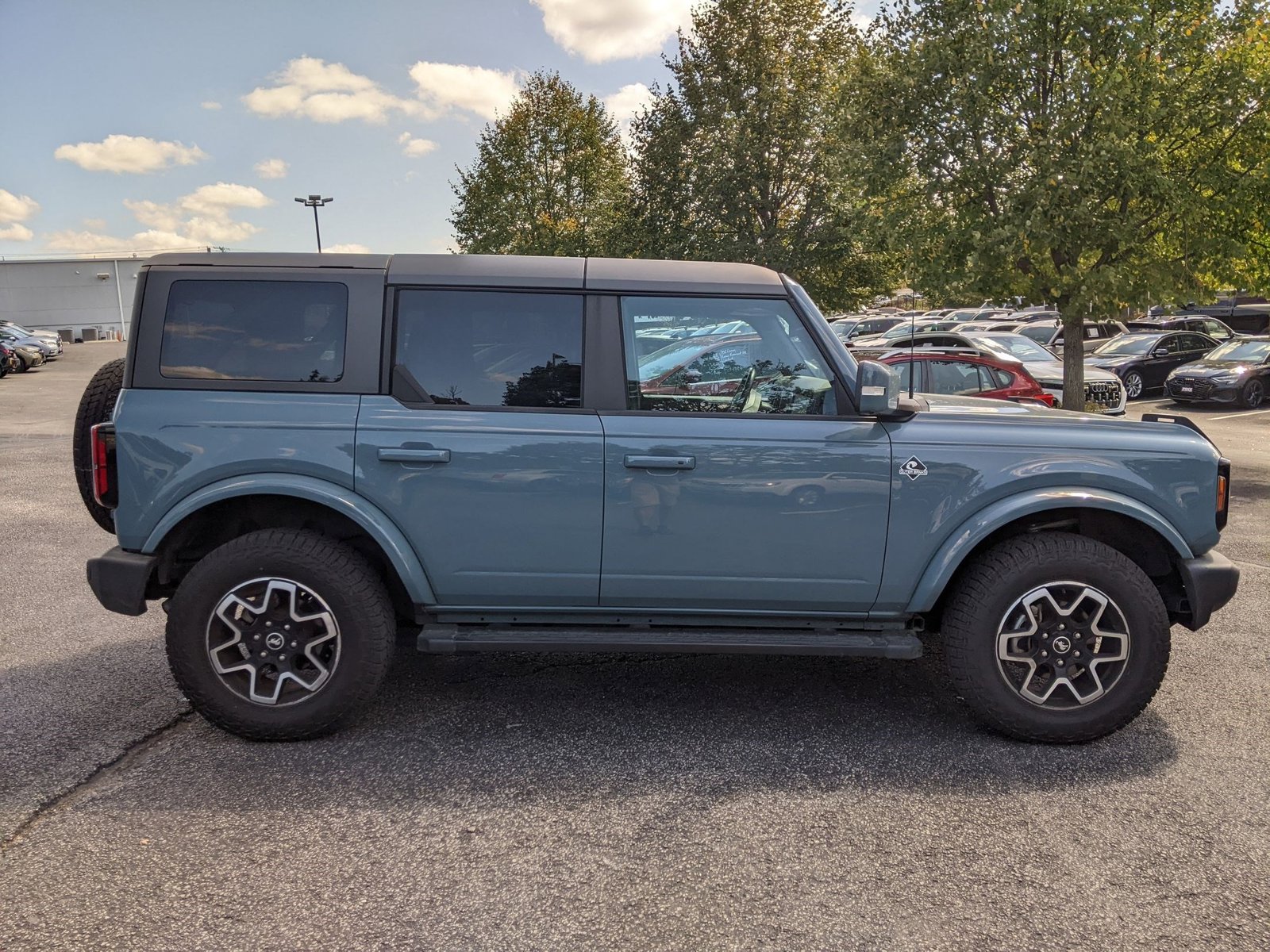2023 Ford Bronco Outer Banks First Edition photo 3