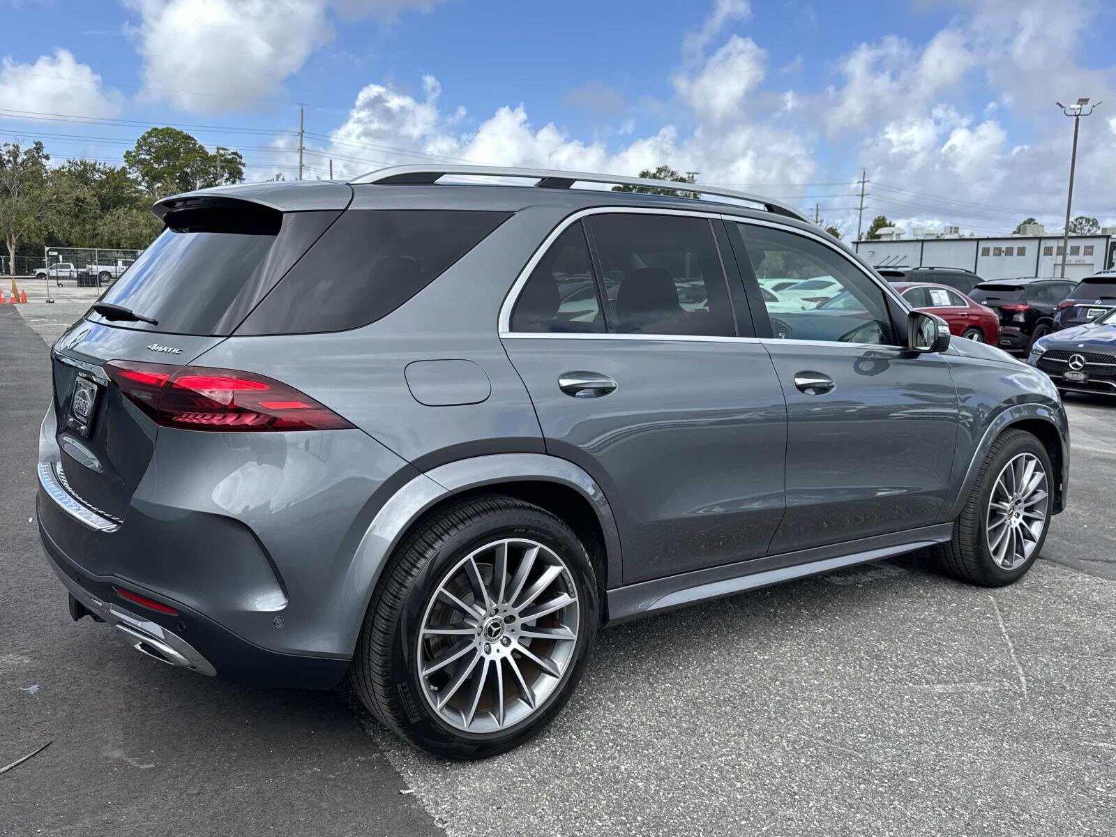 2025 Mercedes Benz GLE 350 4MATIC photo 3