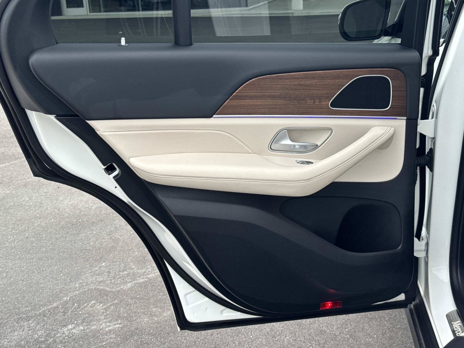 2025 Mercedes-Benz GLE 12