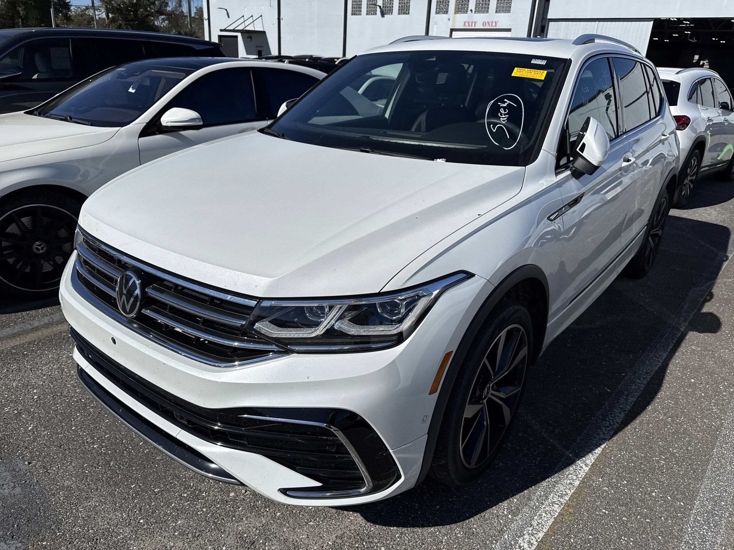 2022 Volkswagen Tiguan SEL Premium R-Line photo 3