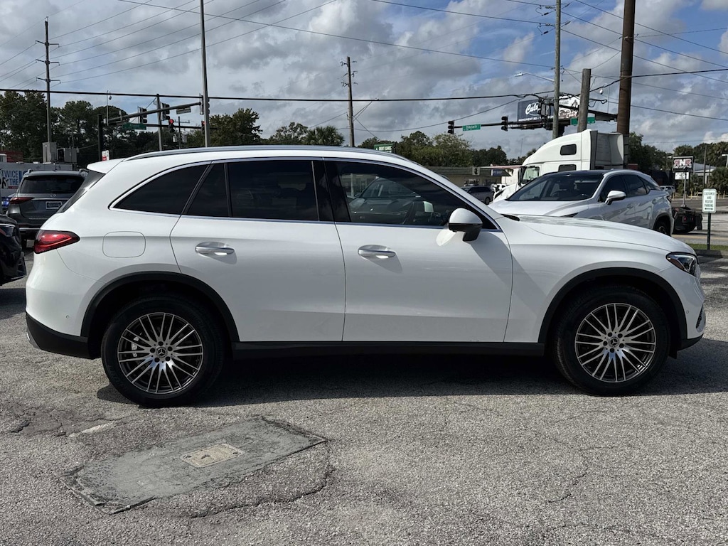 Used 2025 Mercedes-Benz GLC 300  SUV
