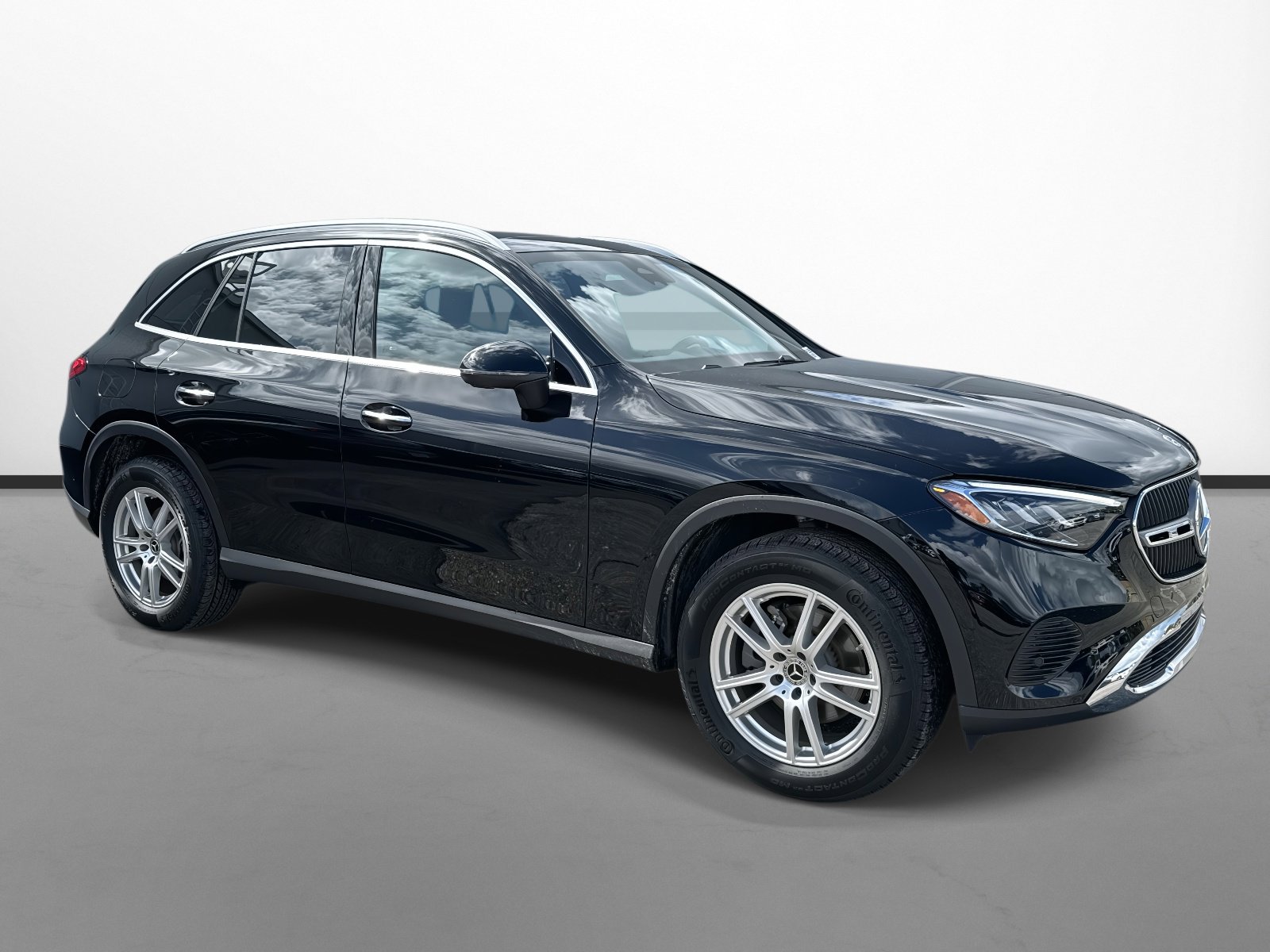 2025 Mercedes-Benz GLC Base's photo