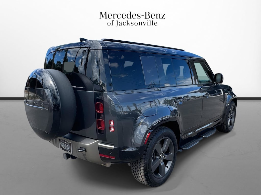 Used 2025 Land Rover Defender 110 X-Dynamic SE SUV