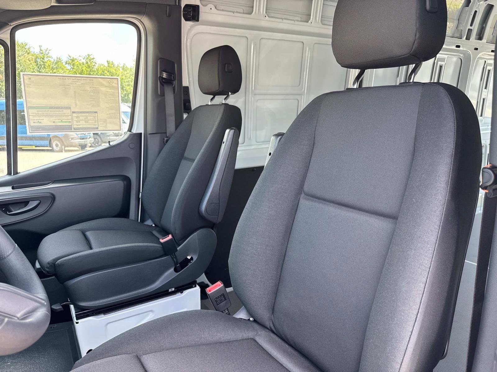 2025 Mercedes-Benz Sprinter Crew Van Base - Photo 19