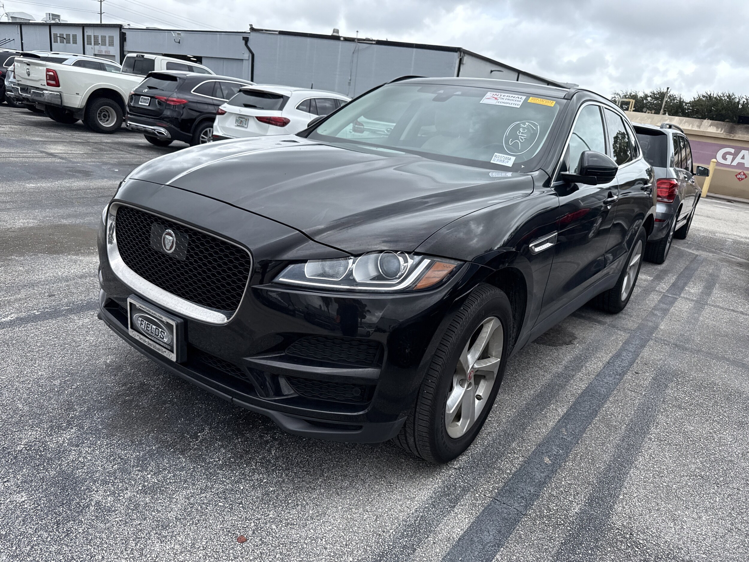 2019 Jaguar F-PACE Premium photo 3