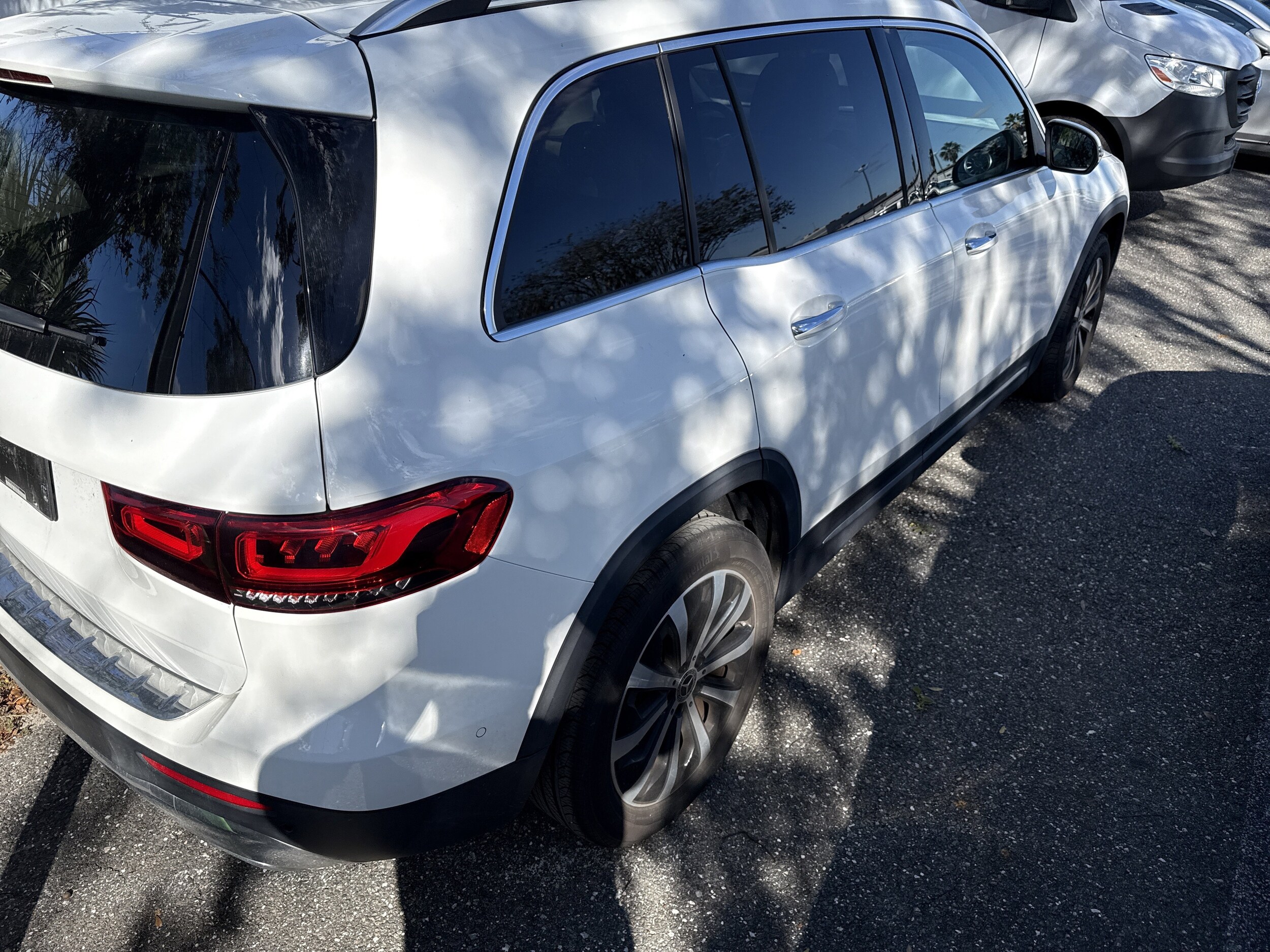 2023 Mercedes Benz GLB 250 photo 2