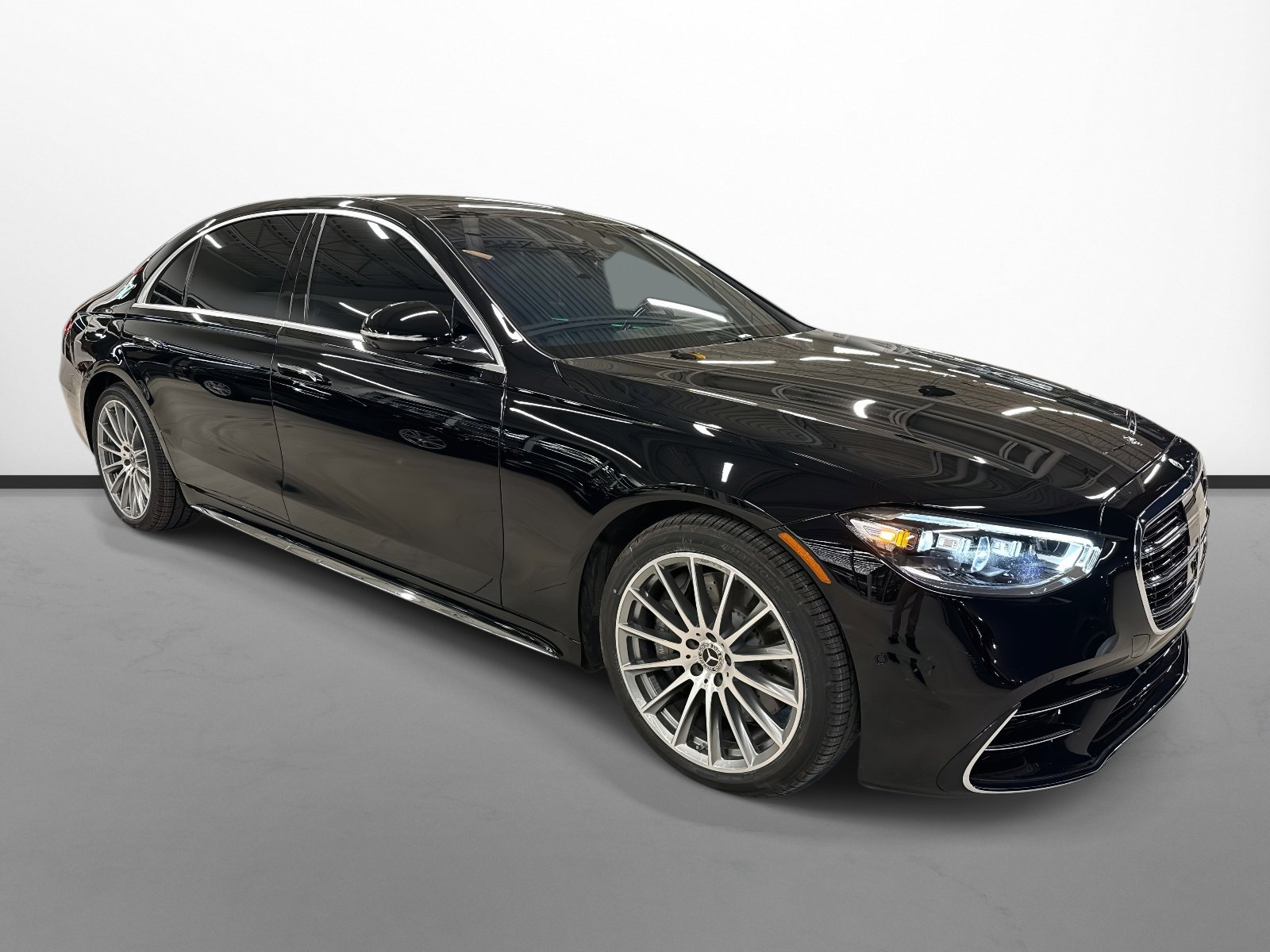 2025 Mercedes-Benz S-Class S 580's photo