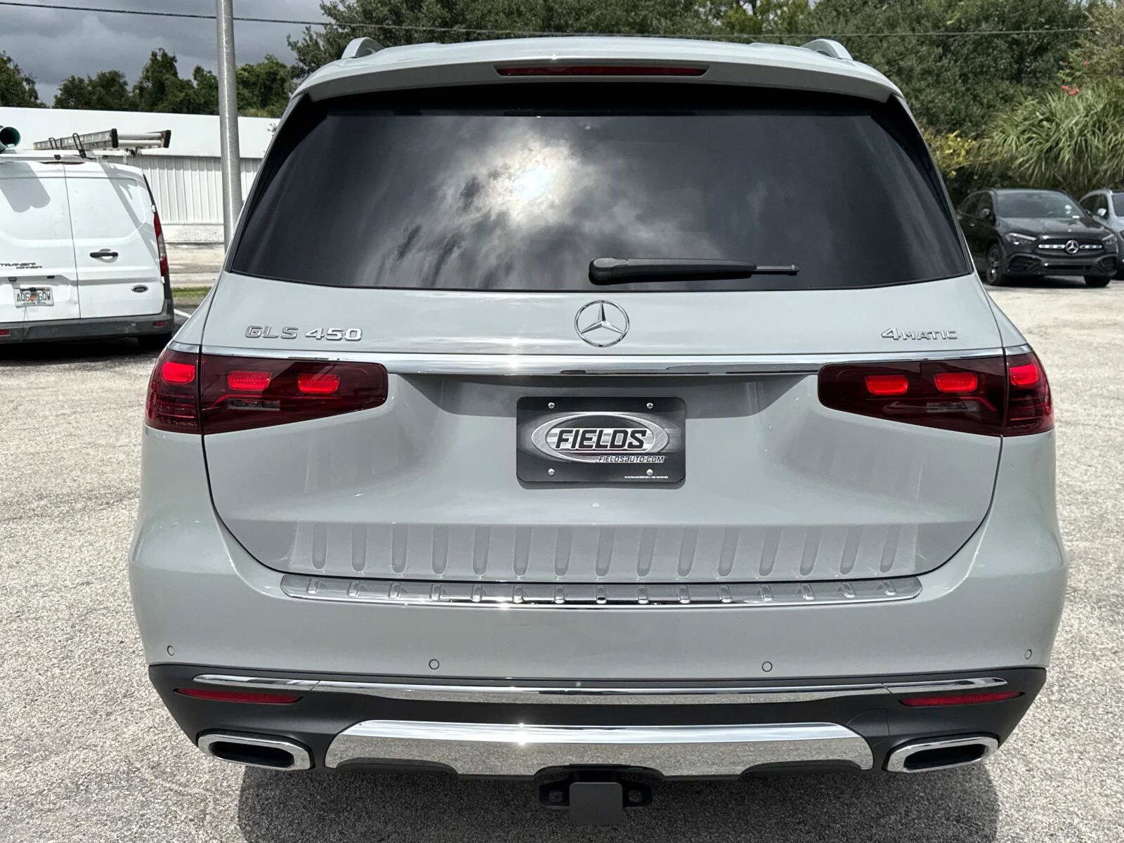 2024 Mercedes Benz GLS 450 4MATIC photo 4