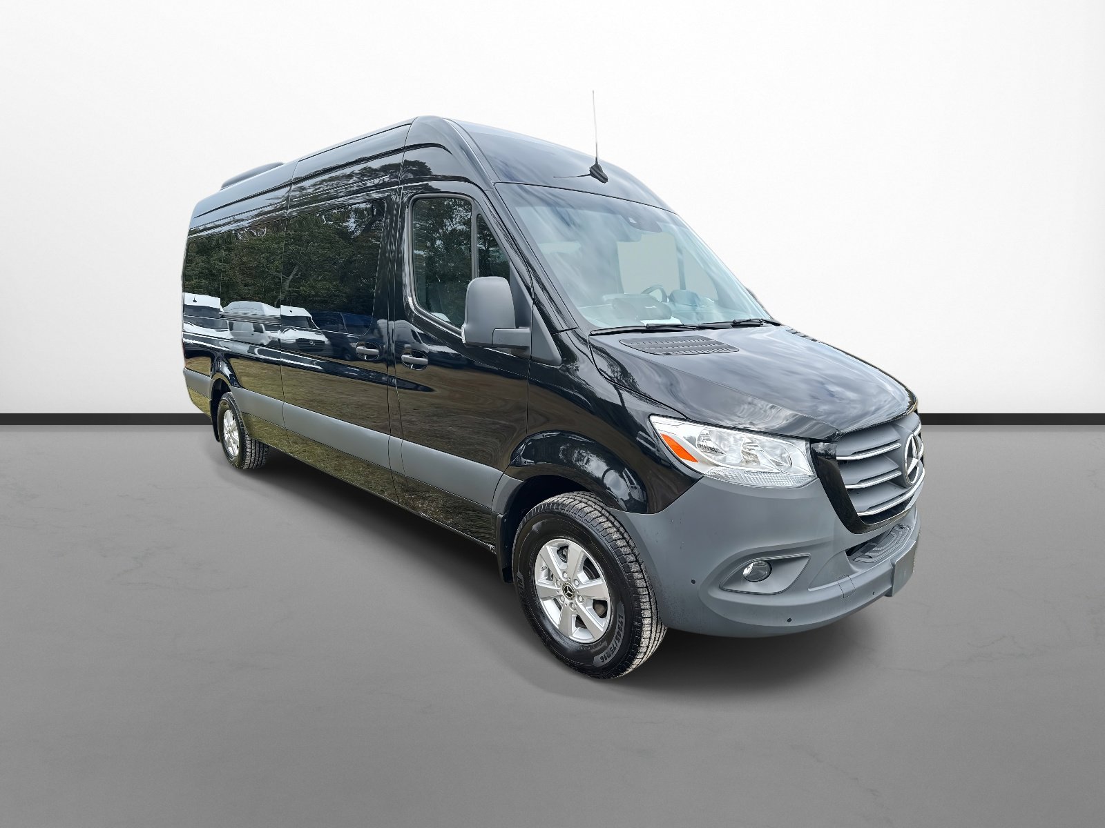 2024 Mercedes-Benz Sprinter Passenger Van Base's photo