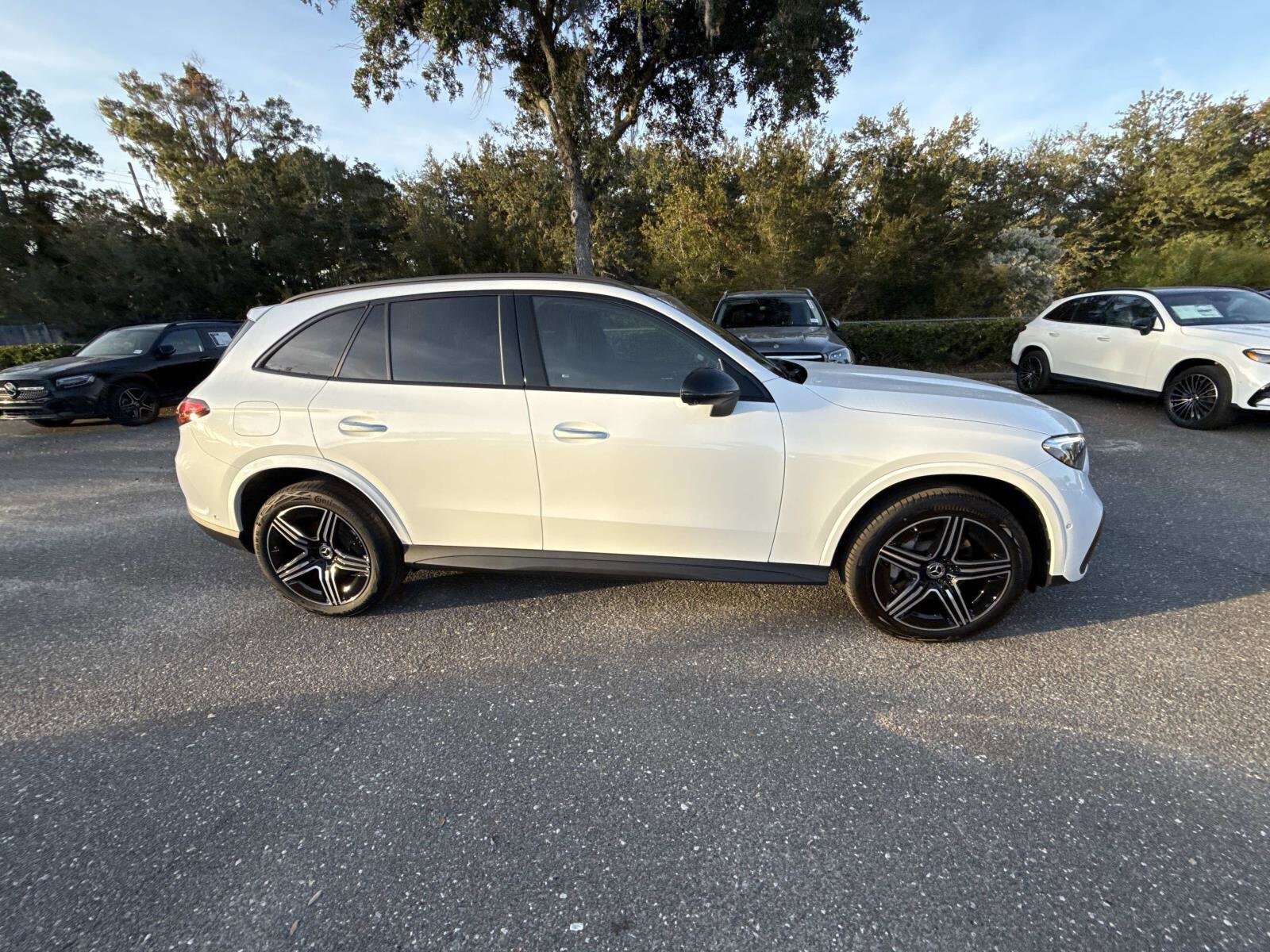 2026 Mercedes Benz GLC 300 4MATIC photo 2