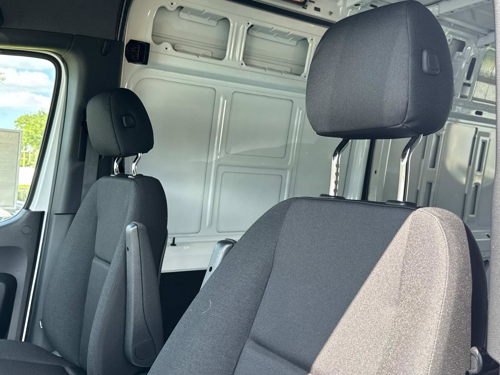 2025 Mercedes-Benz Sprinter Crew Van Base - Photo 17