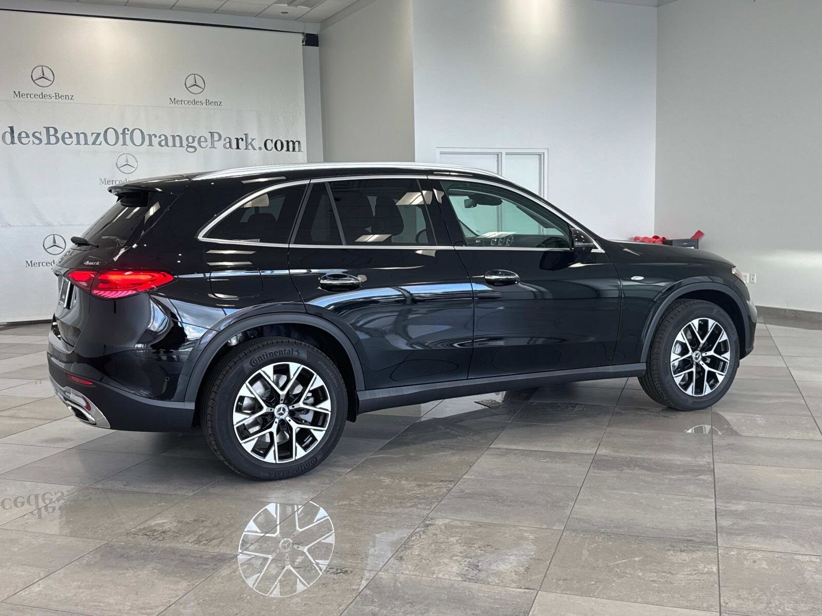 2025 Mercedes Benz GLC 350e 4MATIC photo 2