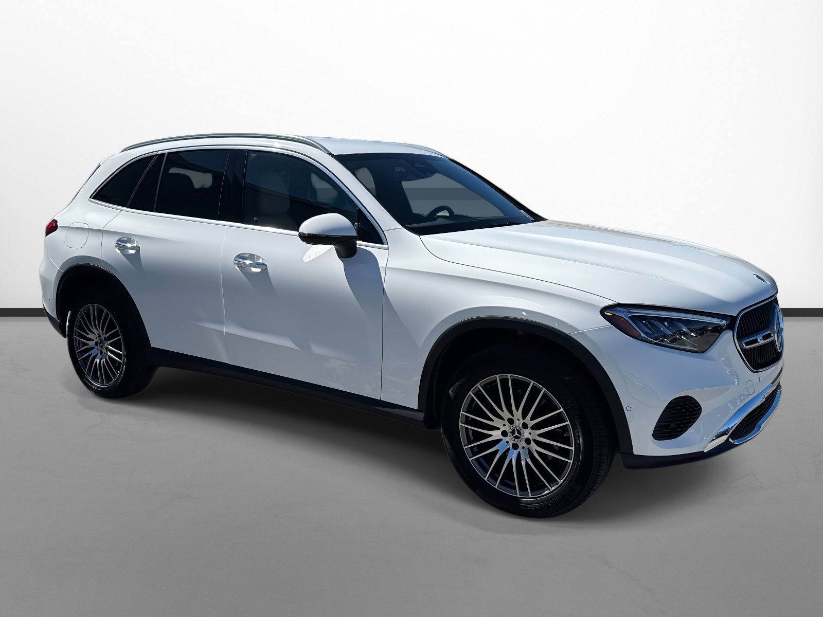 2025 Mercedes-Benz GLC Base's photo