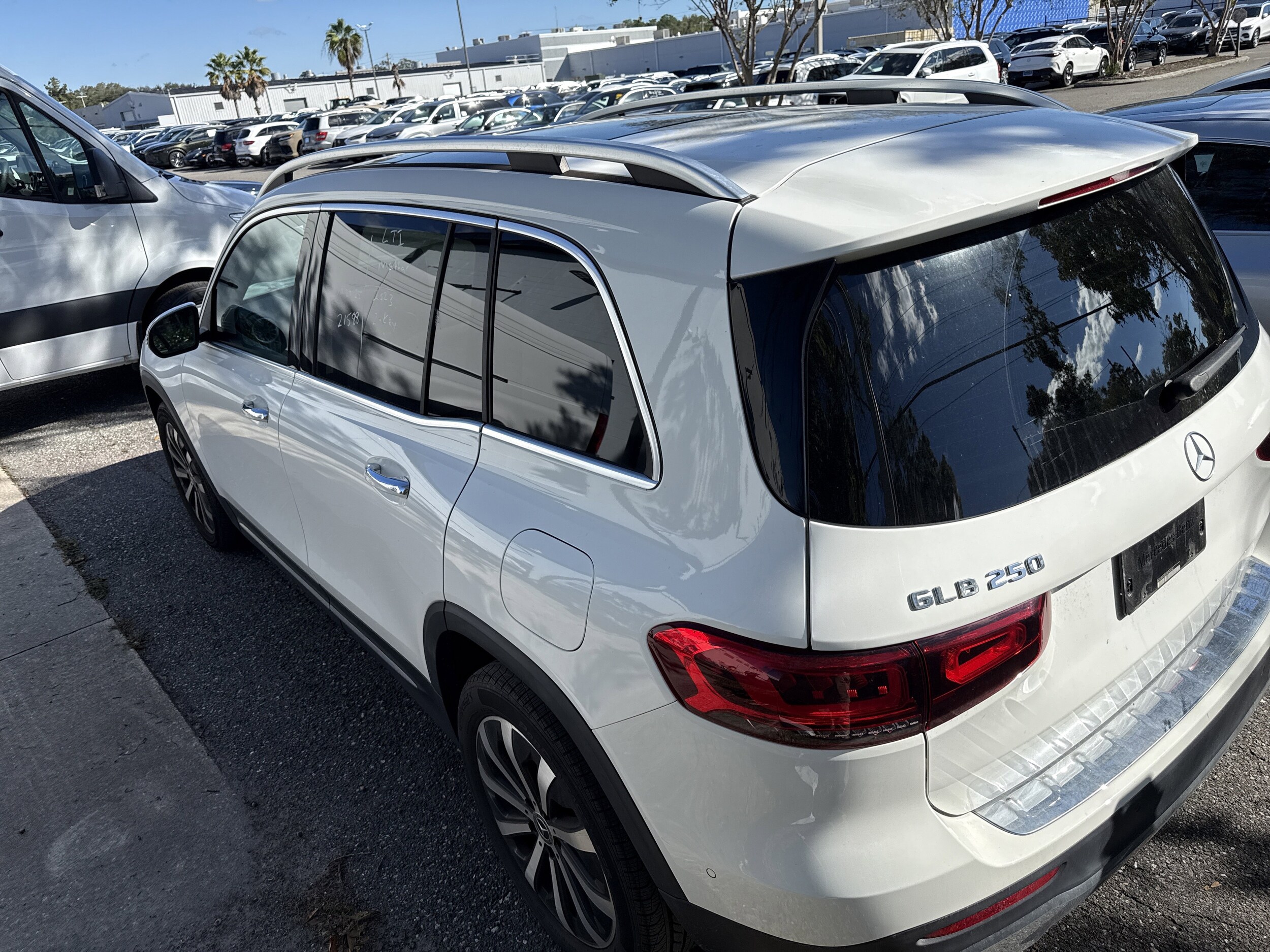 2023 Mercedes Benz GLB 250 photo 3