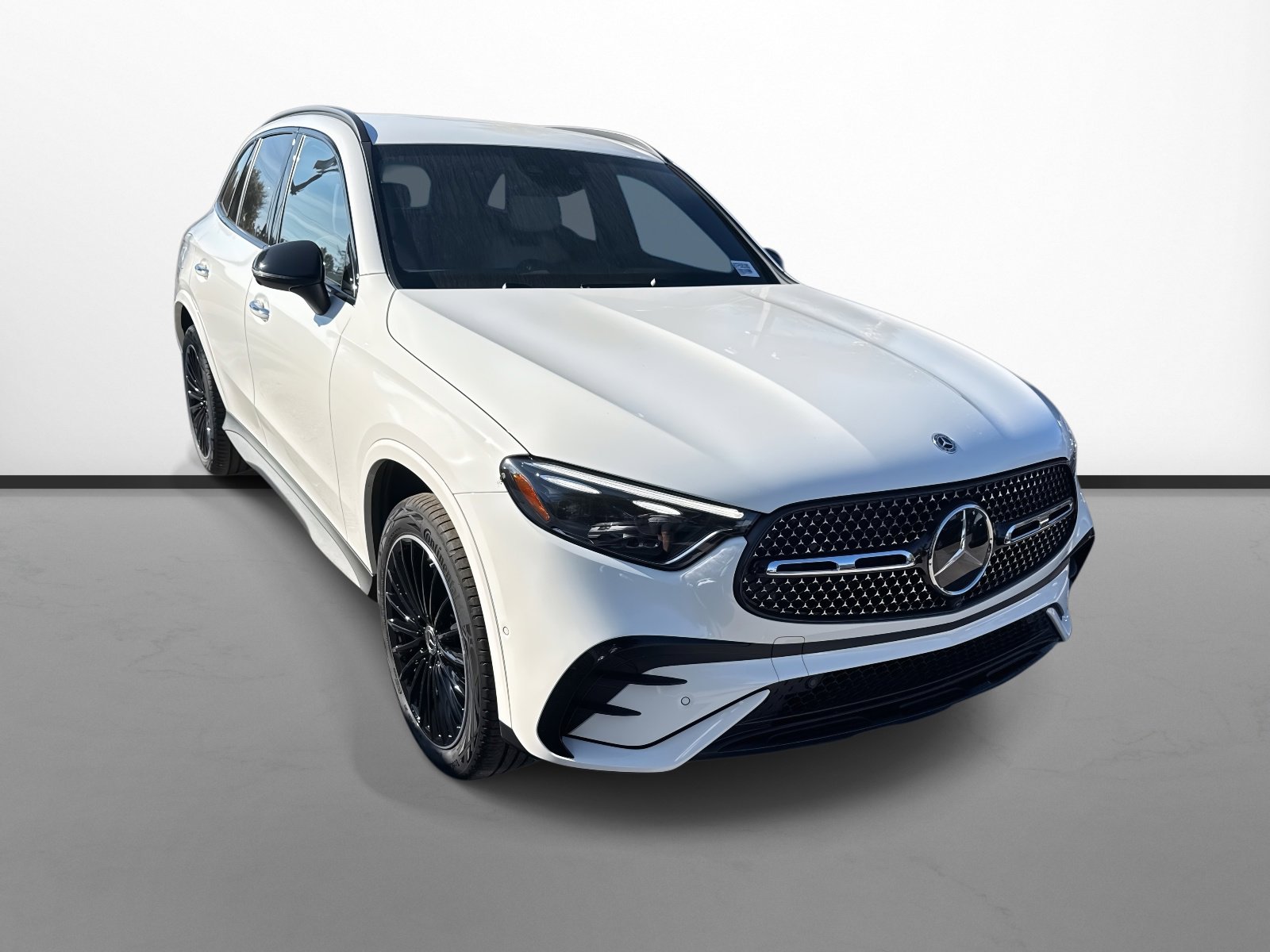 2026 Mercedes-Benz GLC Base's photo