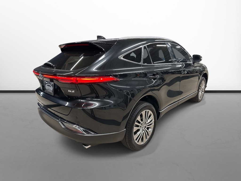 Used 2023 Toyota Venza XLE SUV