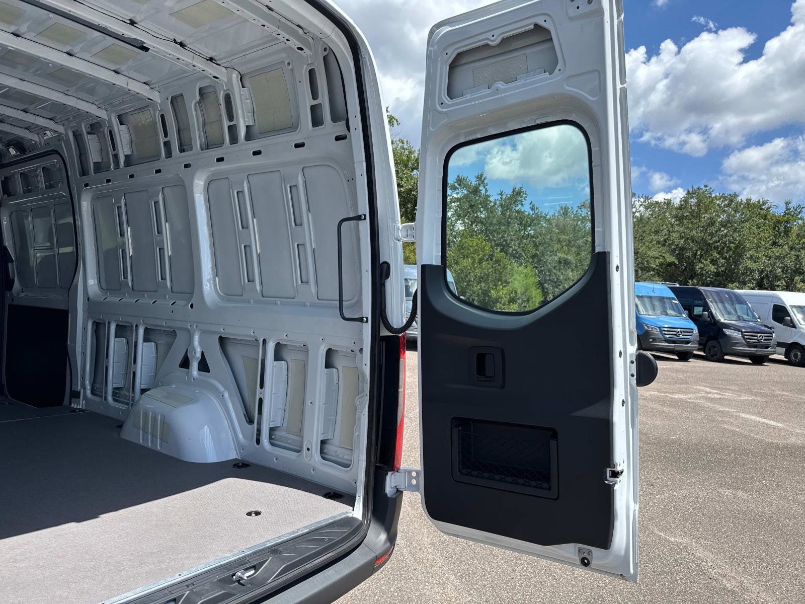 2025 Mercedes-Benz Sprinter Crew Van Base - Photo 5