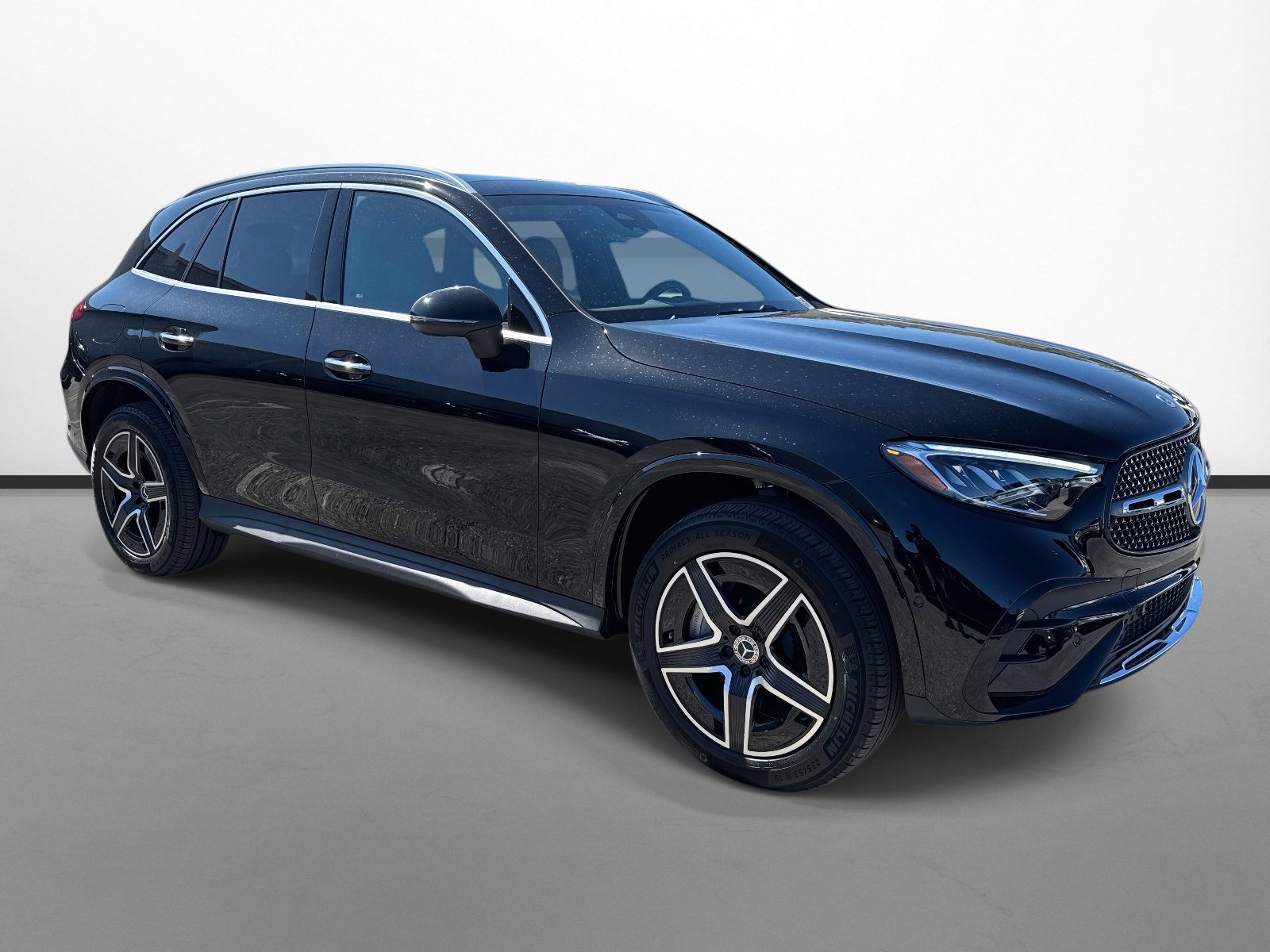 2025 Mercedes-Benz GLC Base's photo