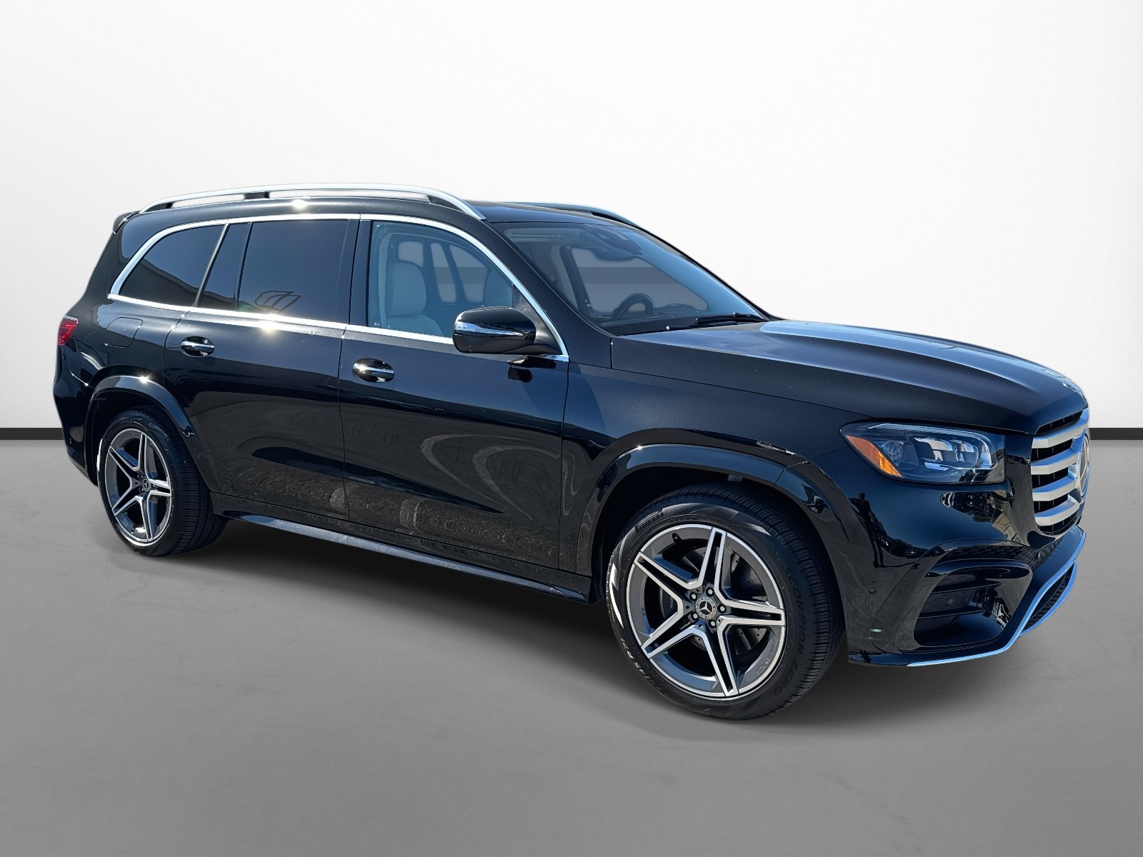 2025 Mercedes-Benz GLS Base's photo