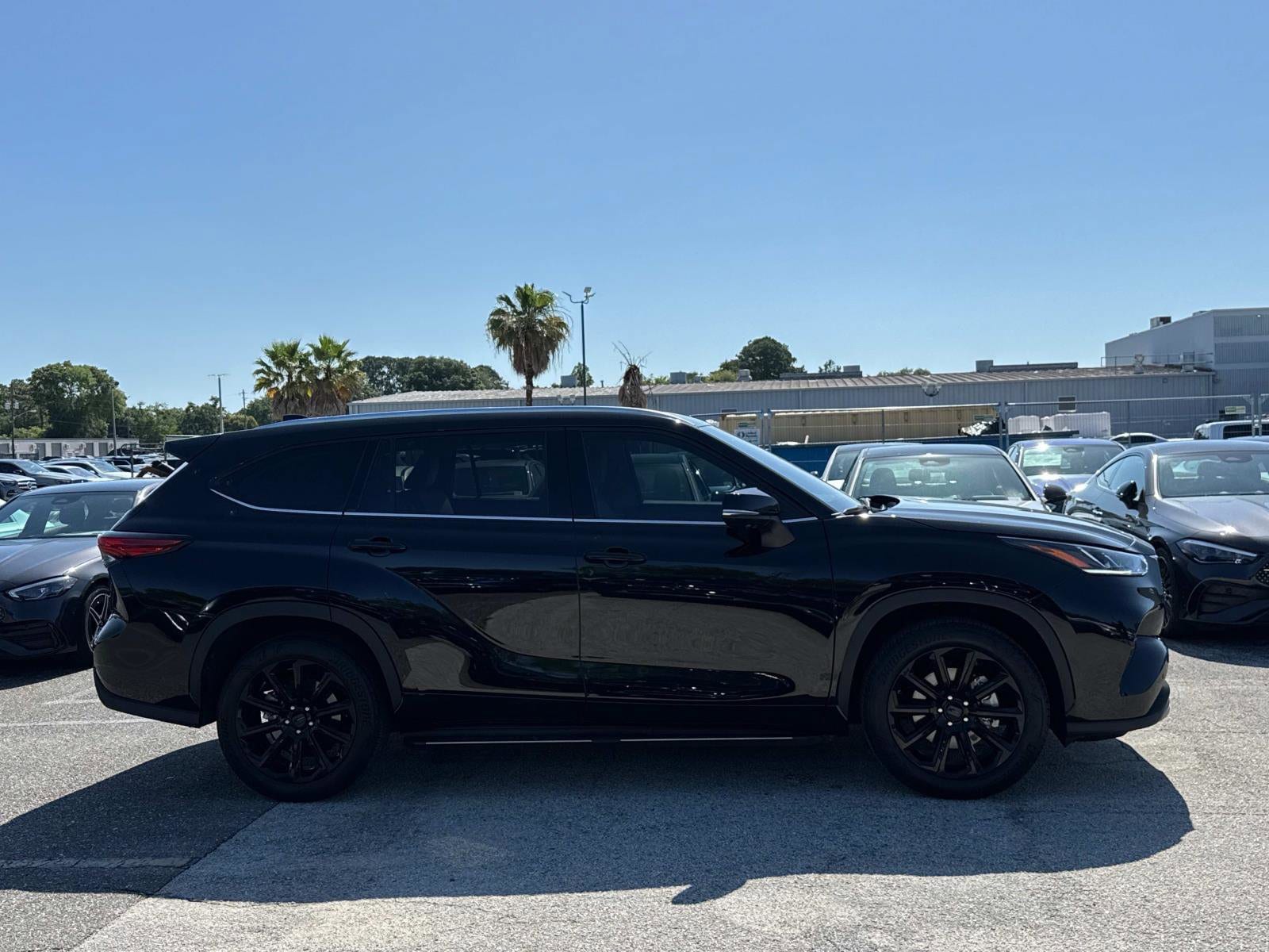 Used 2023 Toyota Highlander Platinum with VIN 5TDFARAH6PS522588 for sale in Jacksonville, FL