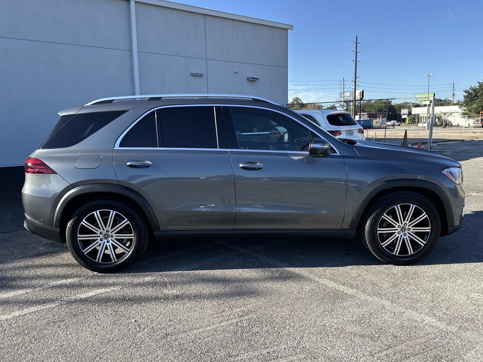 2025 Mercedes Benz GLE 350 photo 2