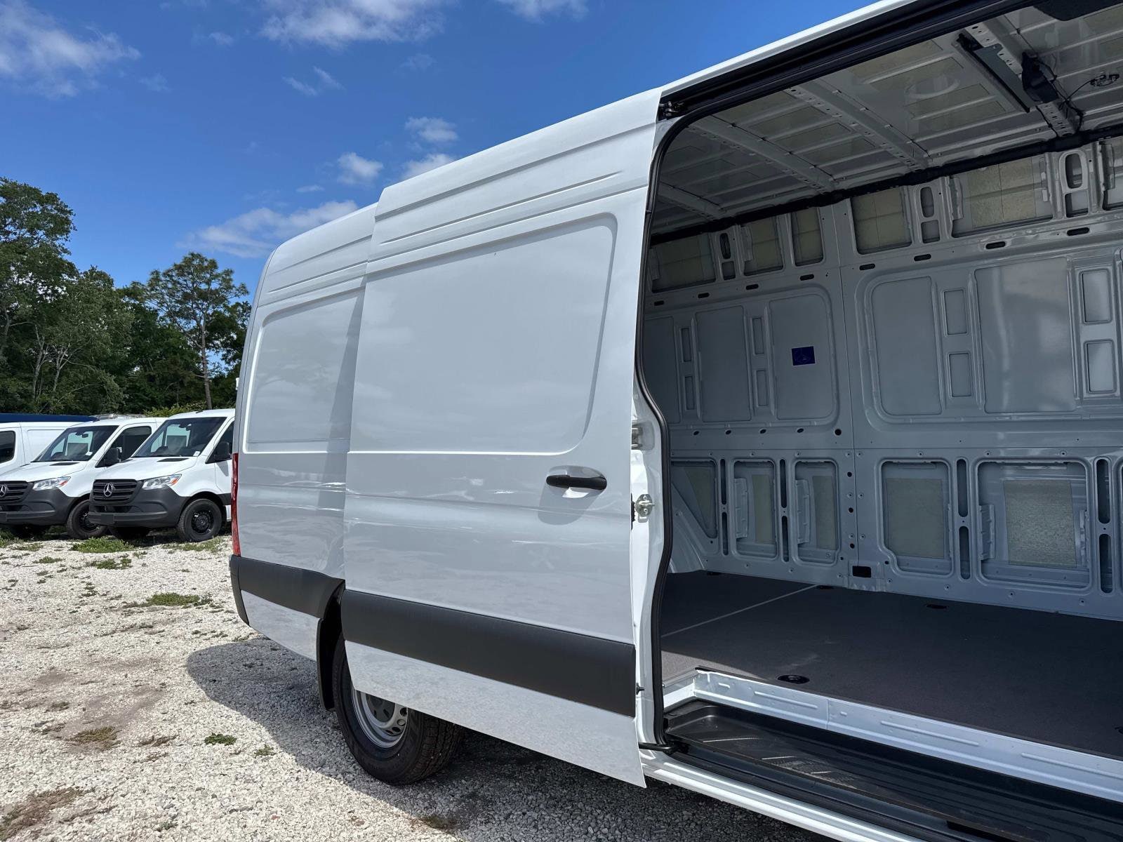 2025 Mercedes-Benz Sprinter Crew Van Base - Photo 11