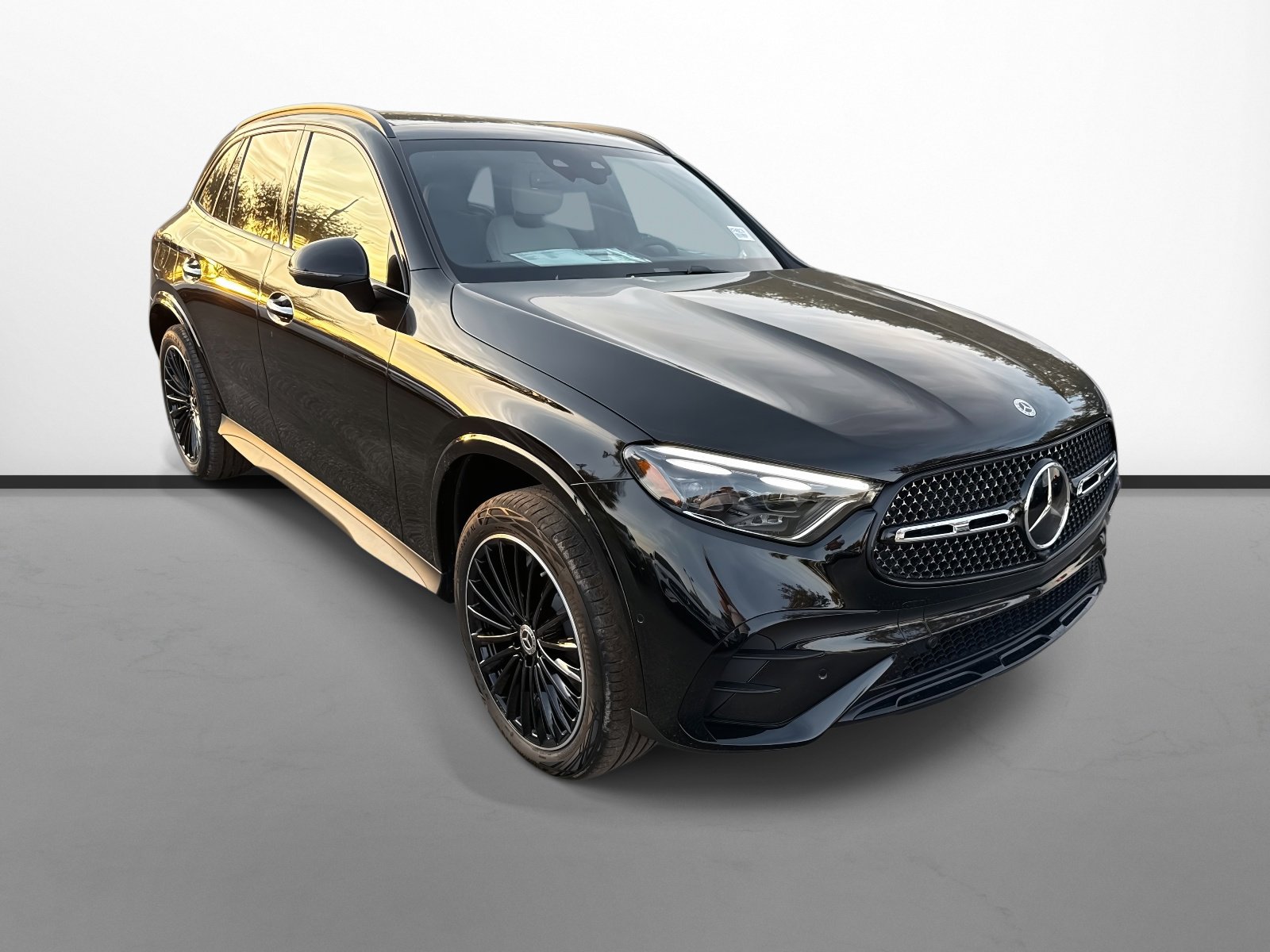 2026 Mercedes-Benz GLC Base's photo