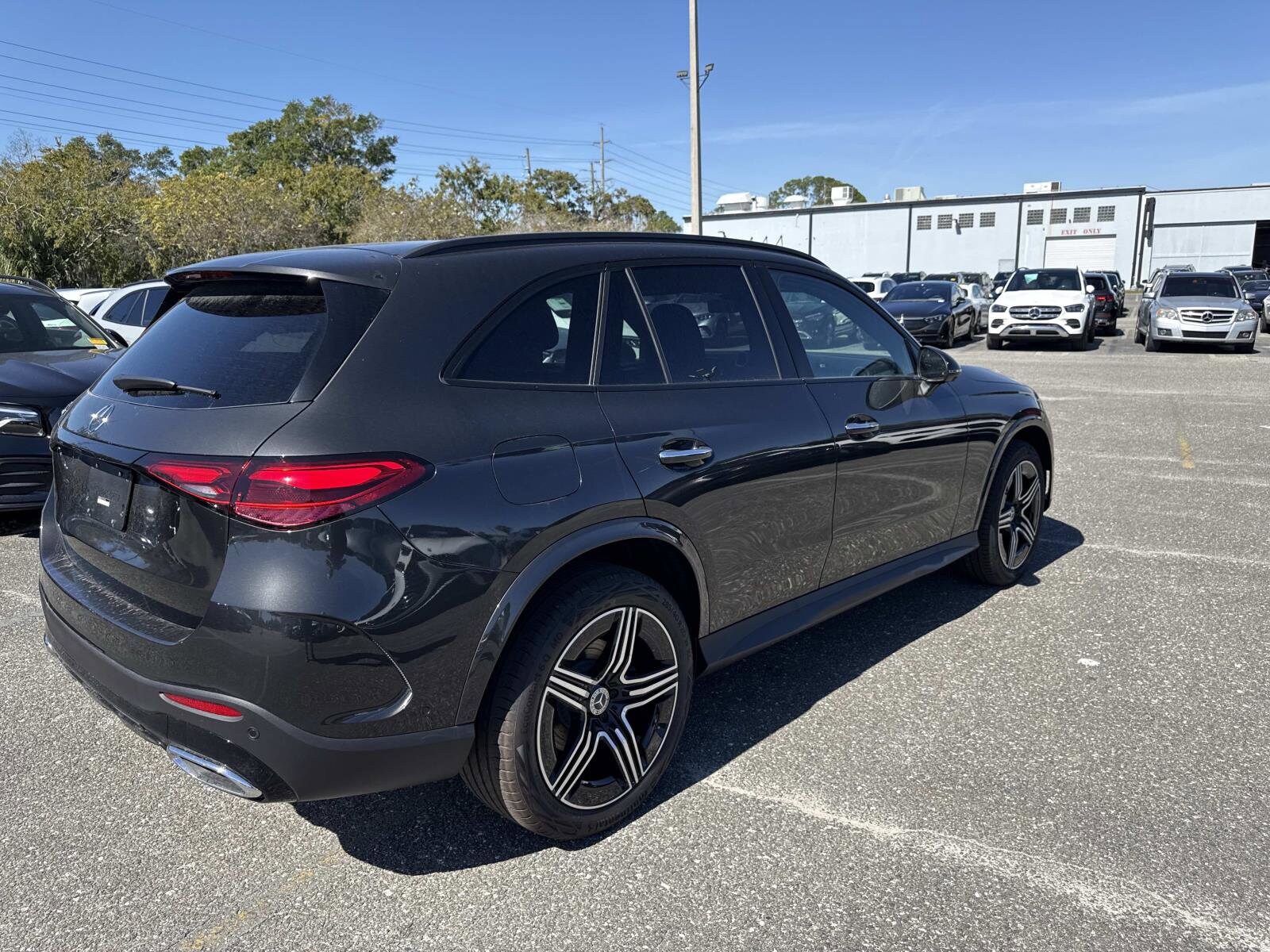 2026 Mercedes Benz GLC 300 photo 3
