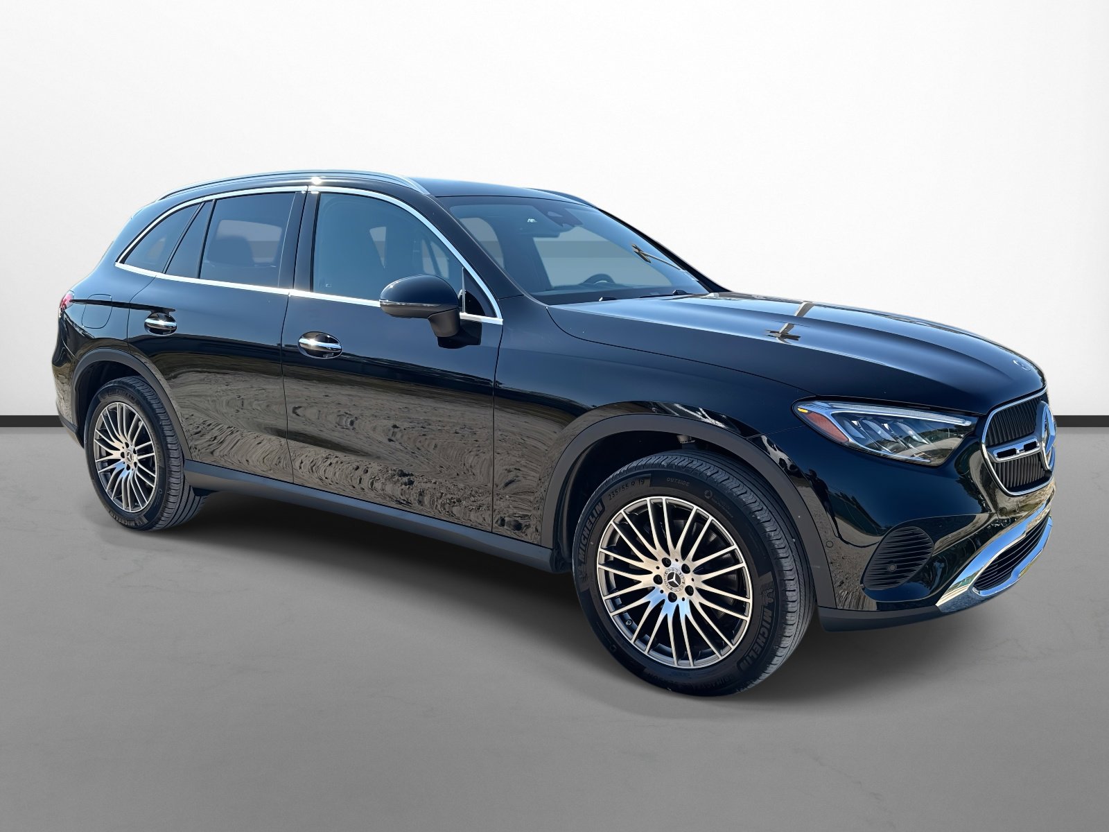 2025 Mercedes-Benz GLC Base's photo