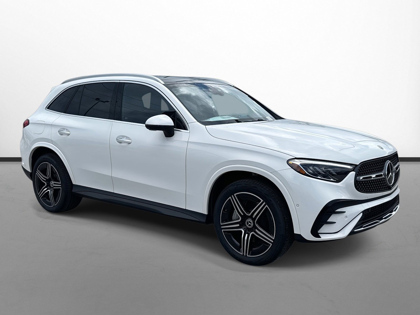 2025 Mercedes-Benz GLC Base's photo