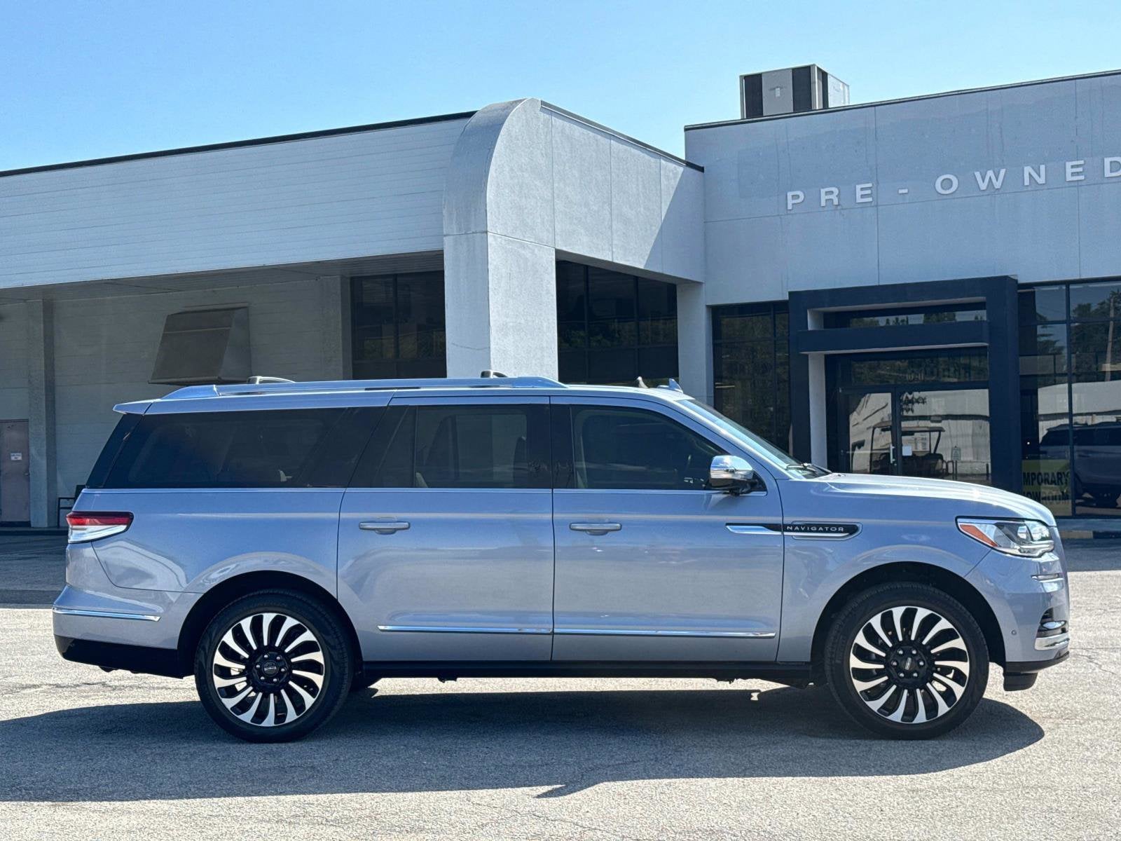 Used 2023 Lincoln Navigator Black Label L with VIN 5LMJJ3TG5PEL09478 for sale in Jacksonville, FL