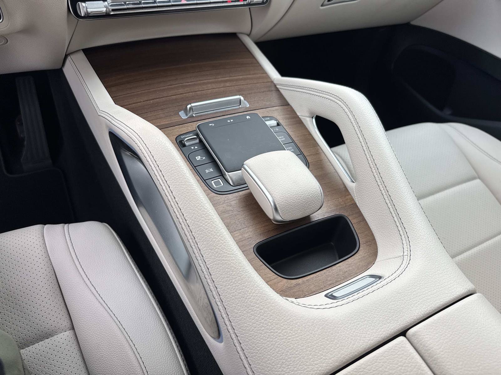 2025 Mercedes-Benz GLE 26
