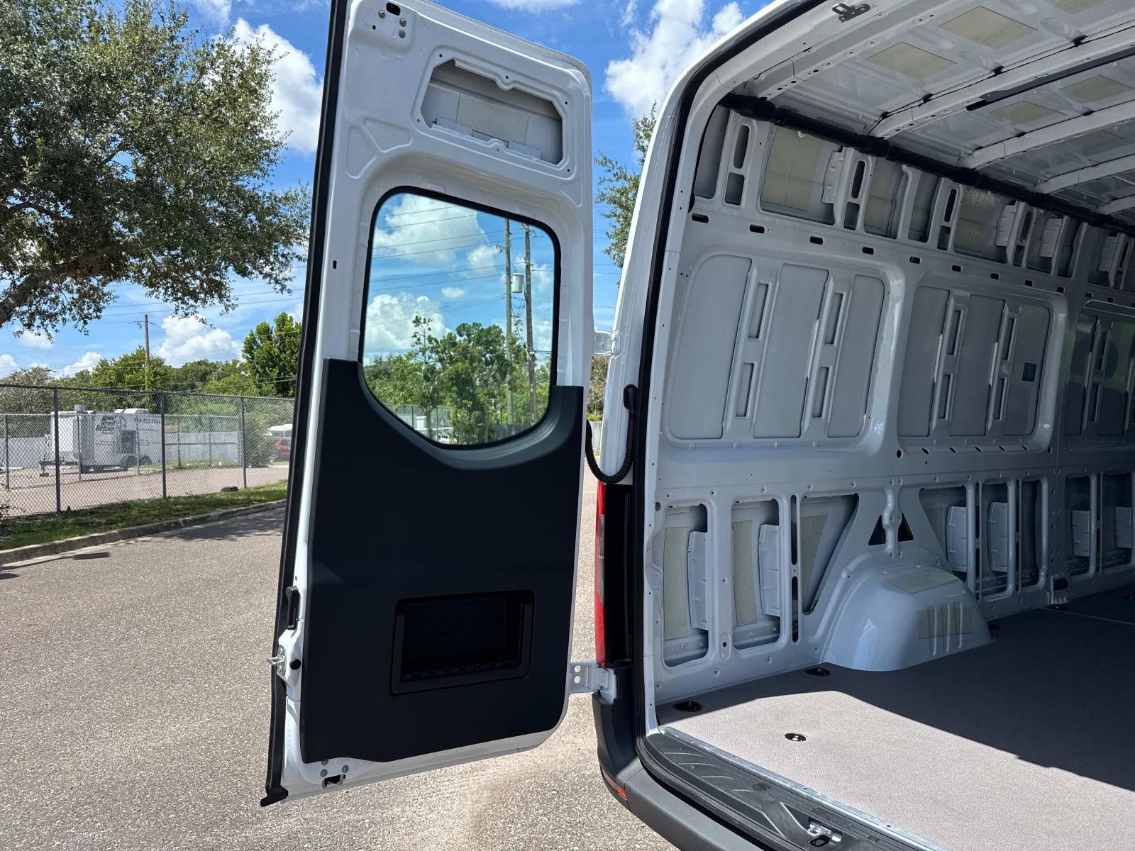 2025 Mercedes-Benz Sprinter Crew Van Base - Photo 6