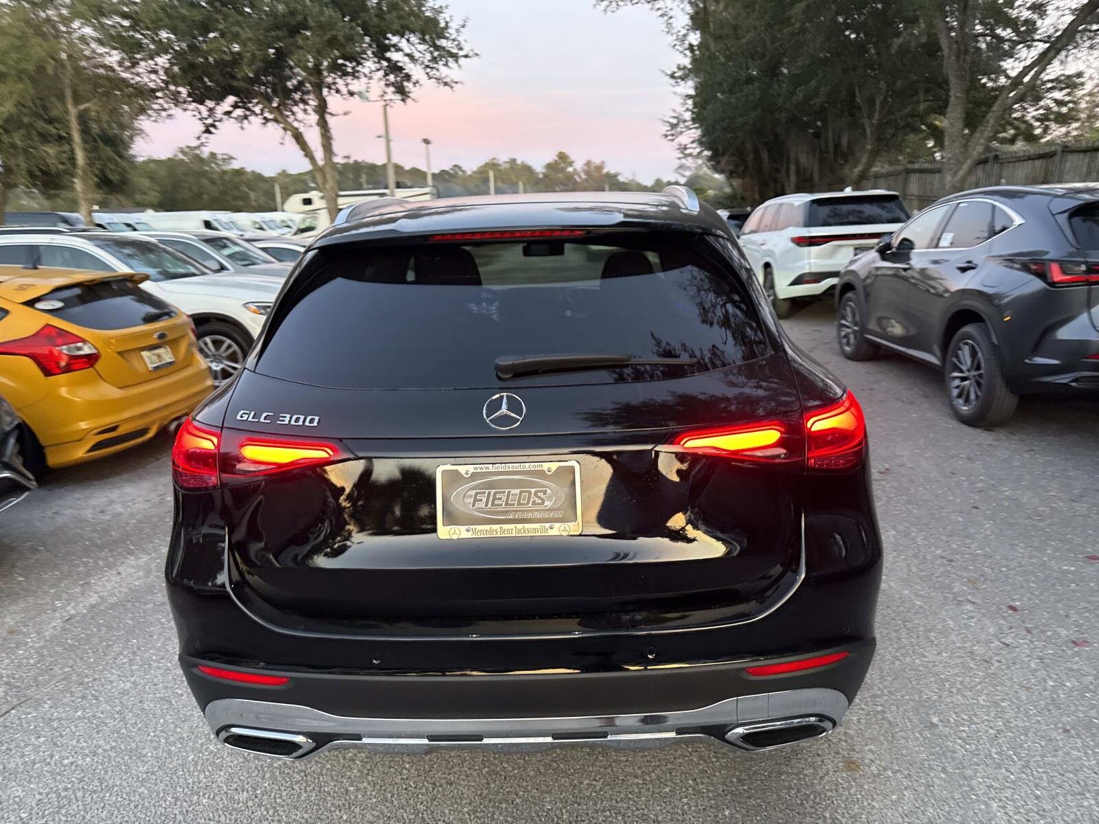 2026 Mercedes Benz GLC 300 photo 4